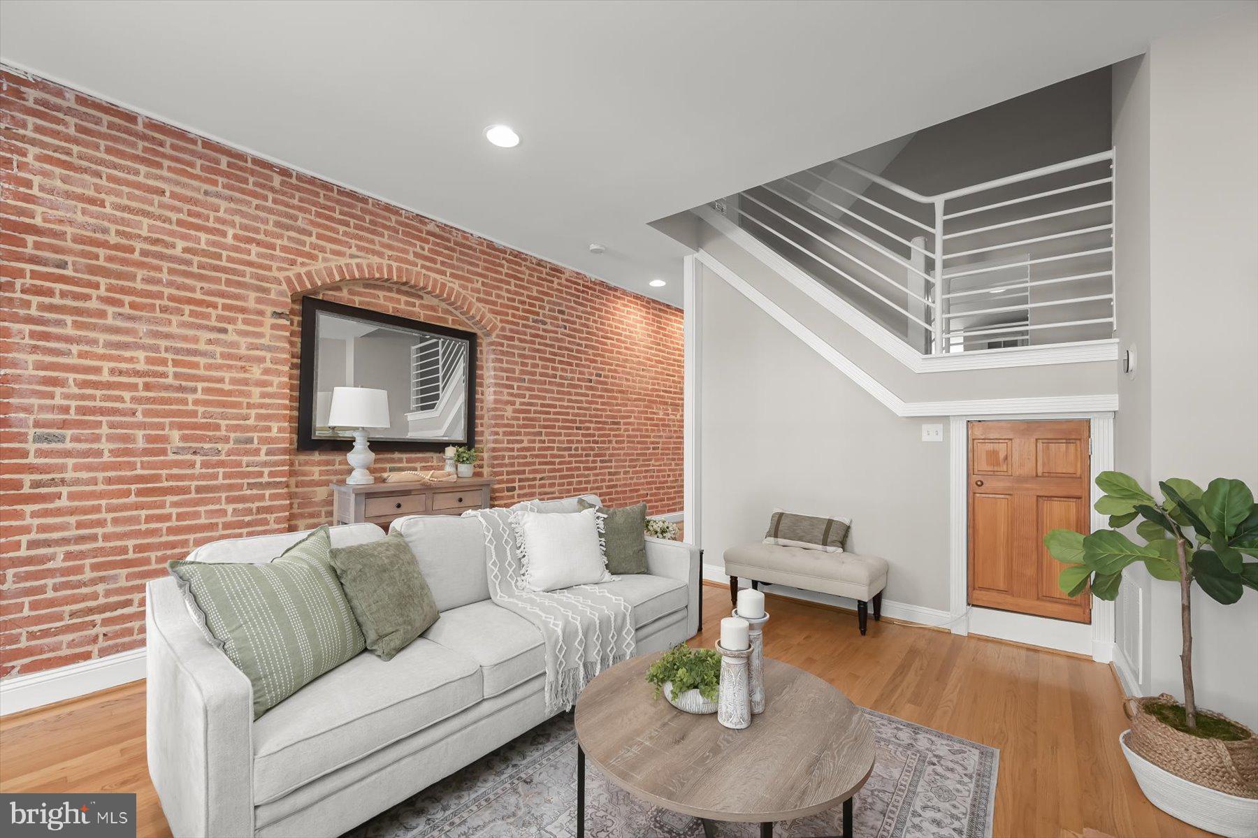 RIVERSIDE - Residential