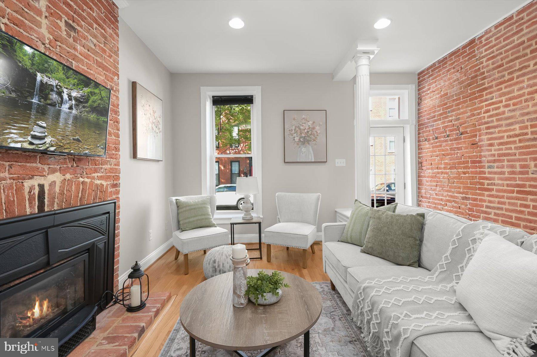 RIVERSIDE - Residential