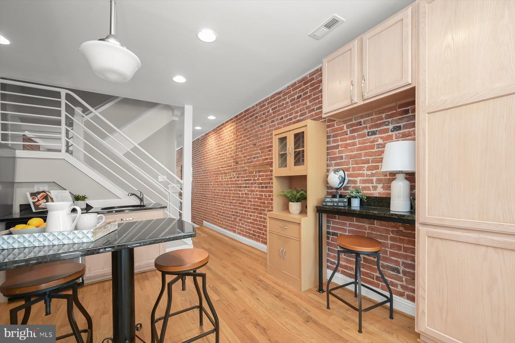 RIVERSIDE - Residential