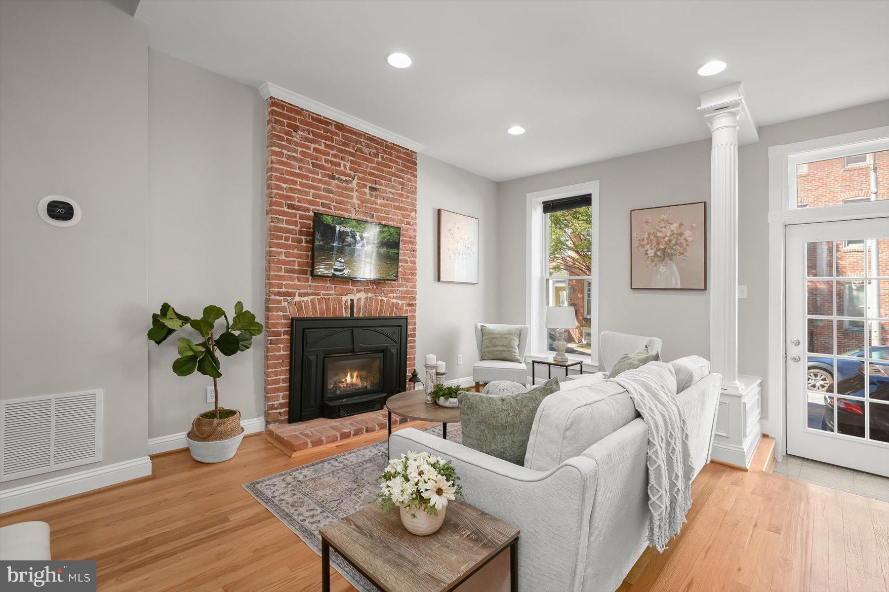 RIVERSIDE - Residential