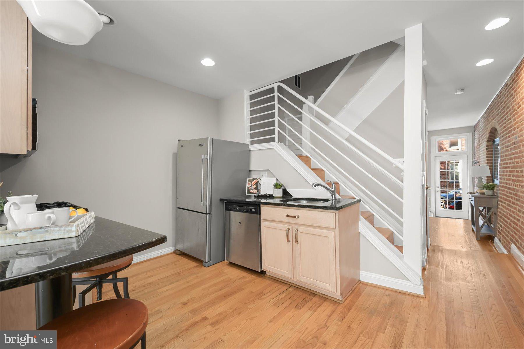 RIVERSIDE - Residential