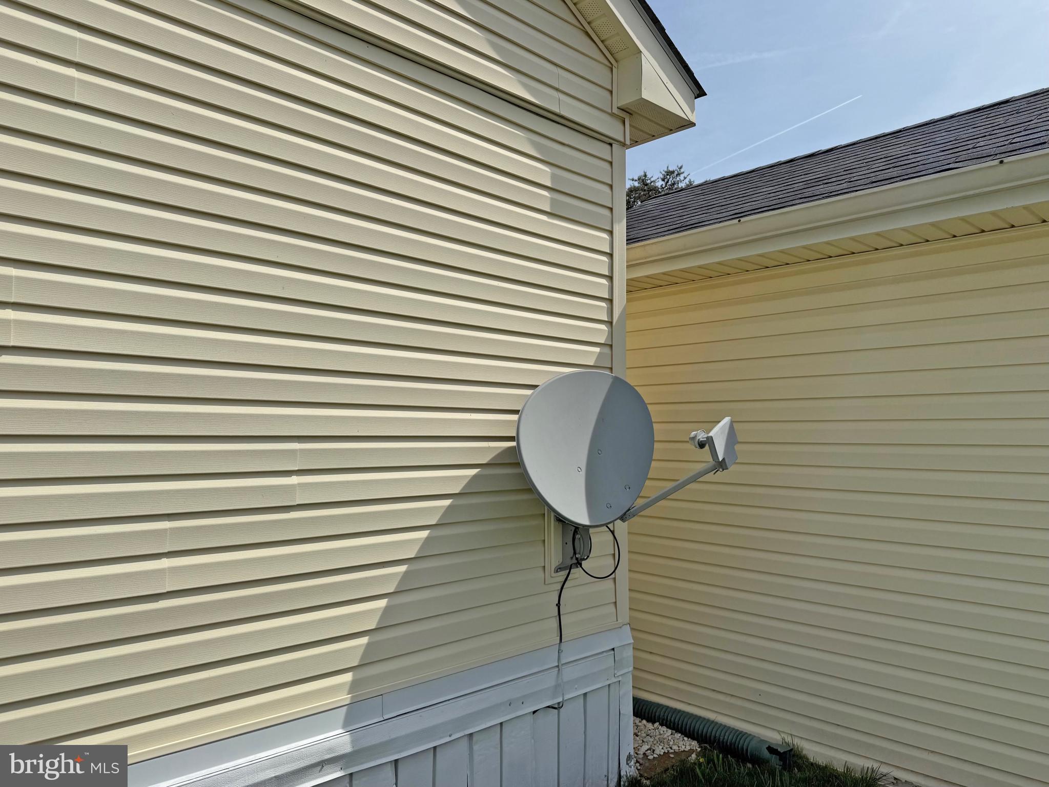 COLONIAL EAST - Residential