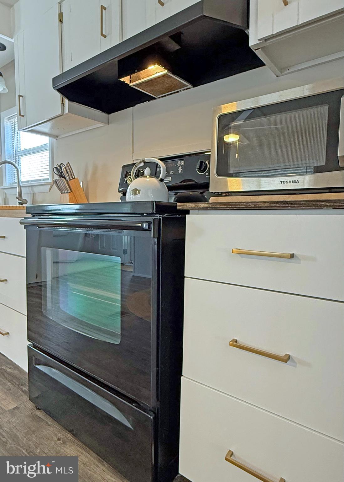 COLONIAL EAST - Residential