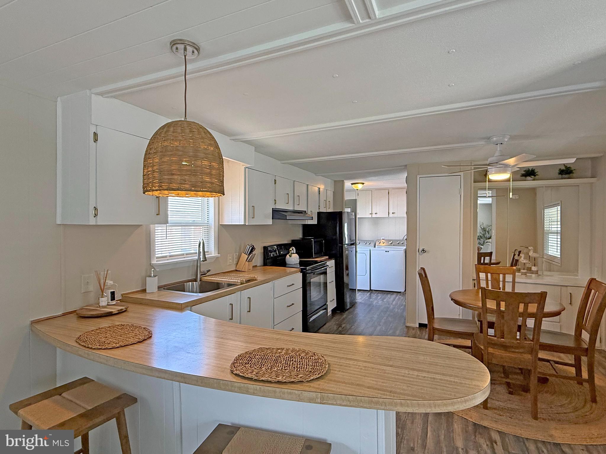 COLONIAL EAST - Residential