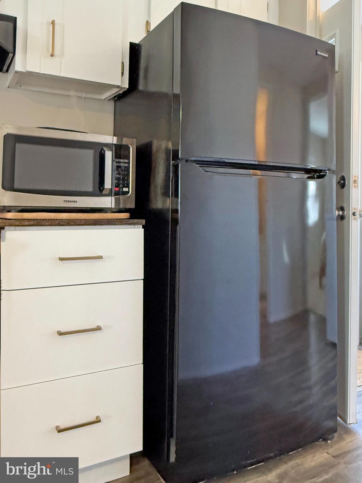 COLONIAL EAST - Residential