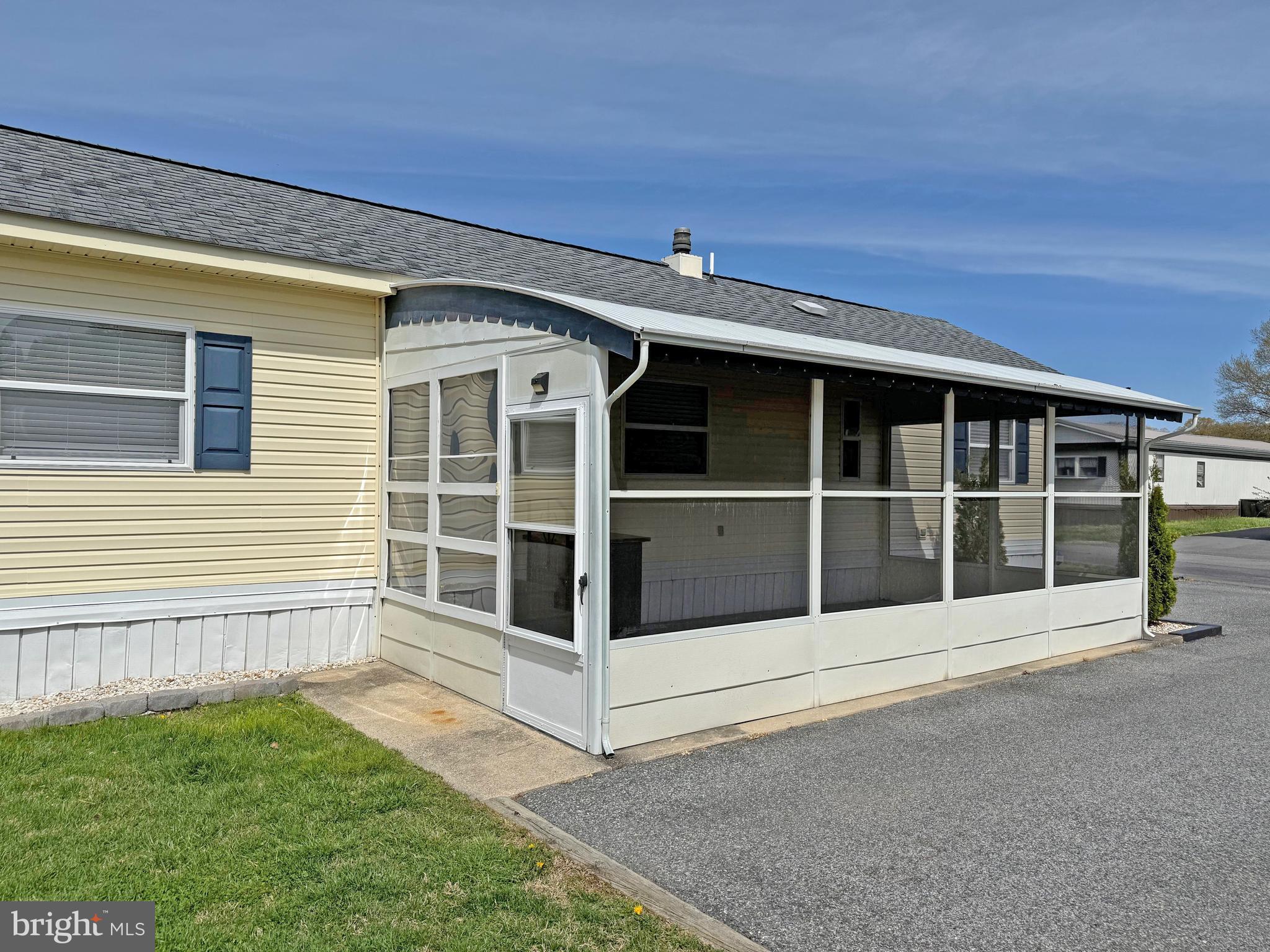 COLONIAL EAST - Residential