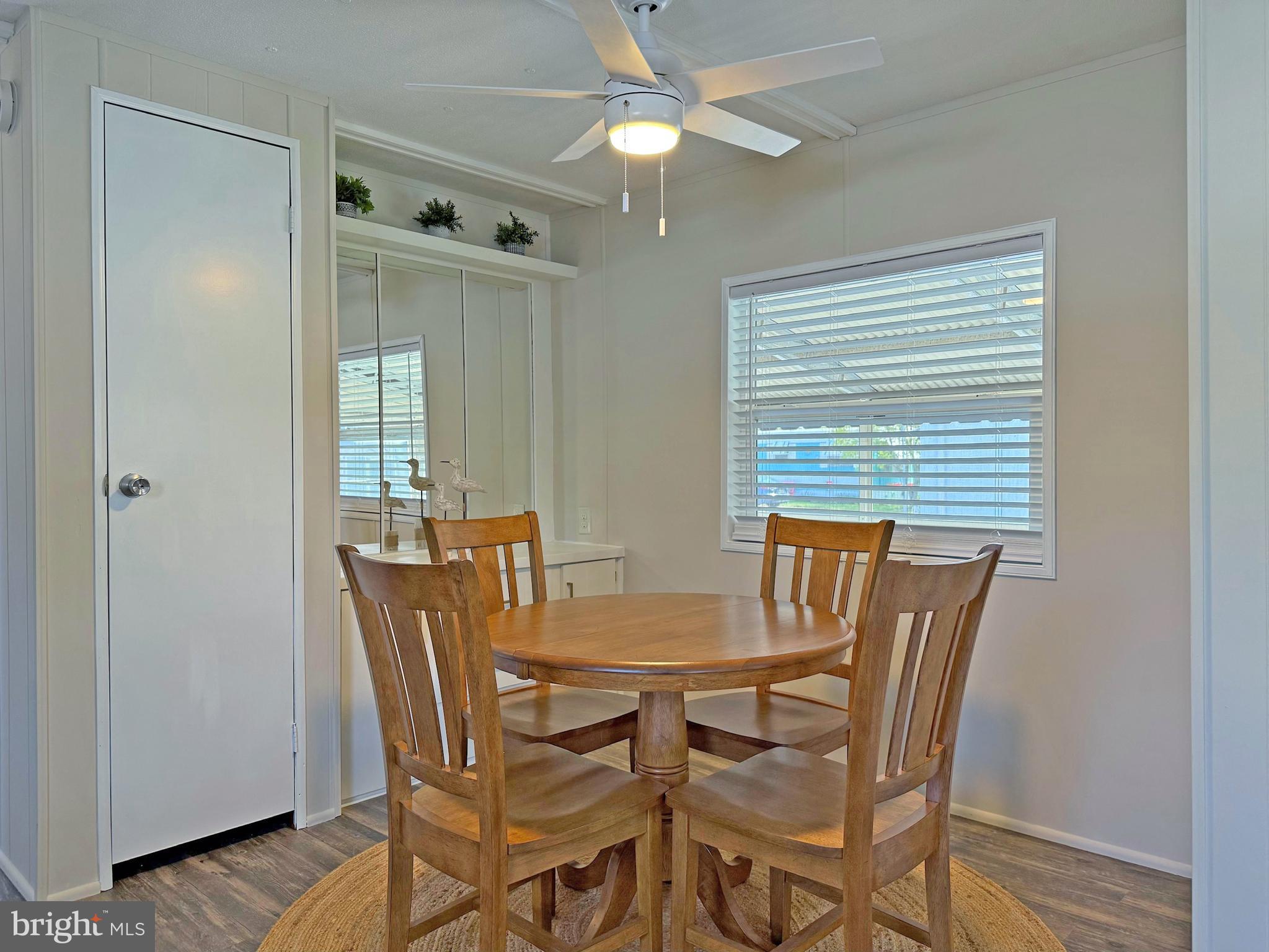 COLONIAL EAST - Residential