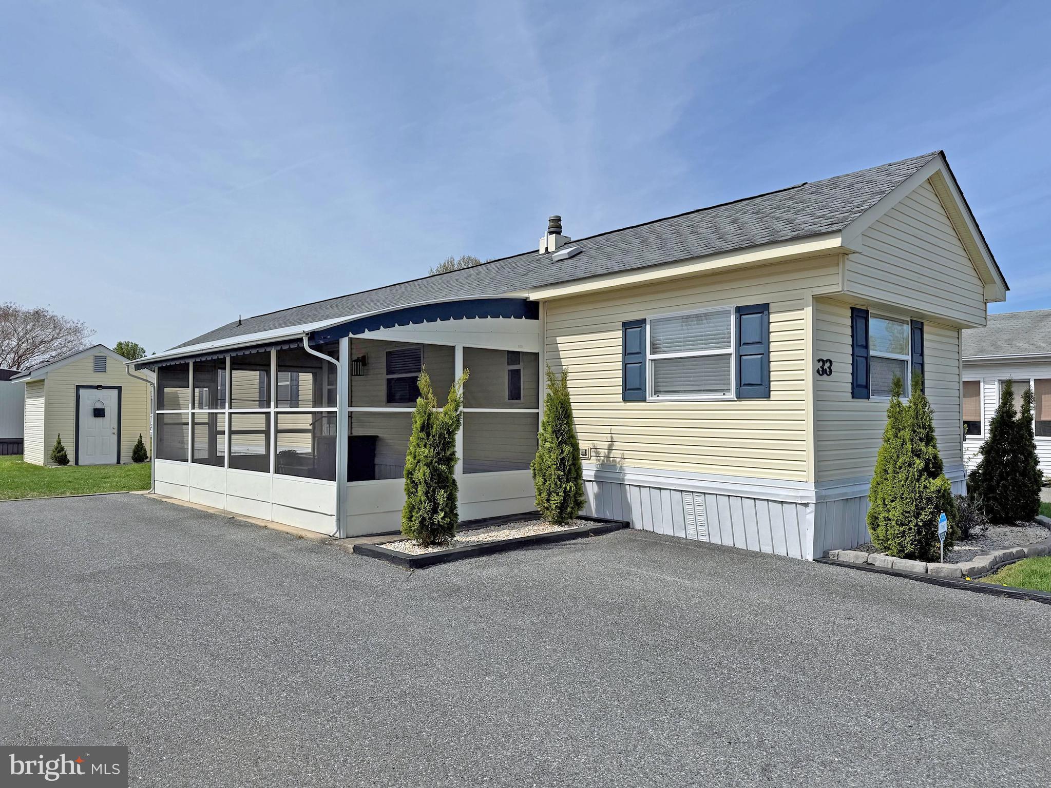 COLONIAL EAST - Residential