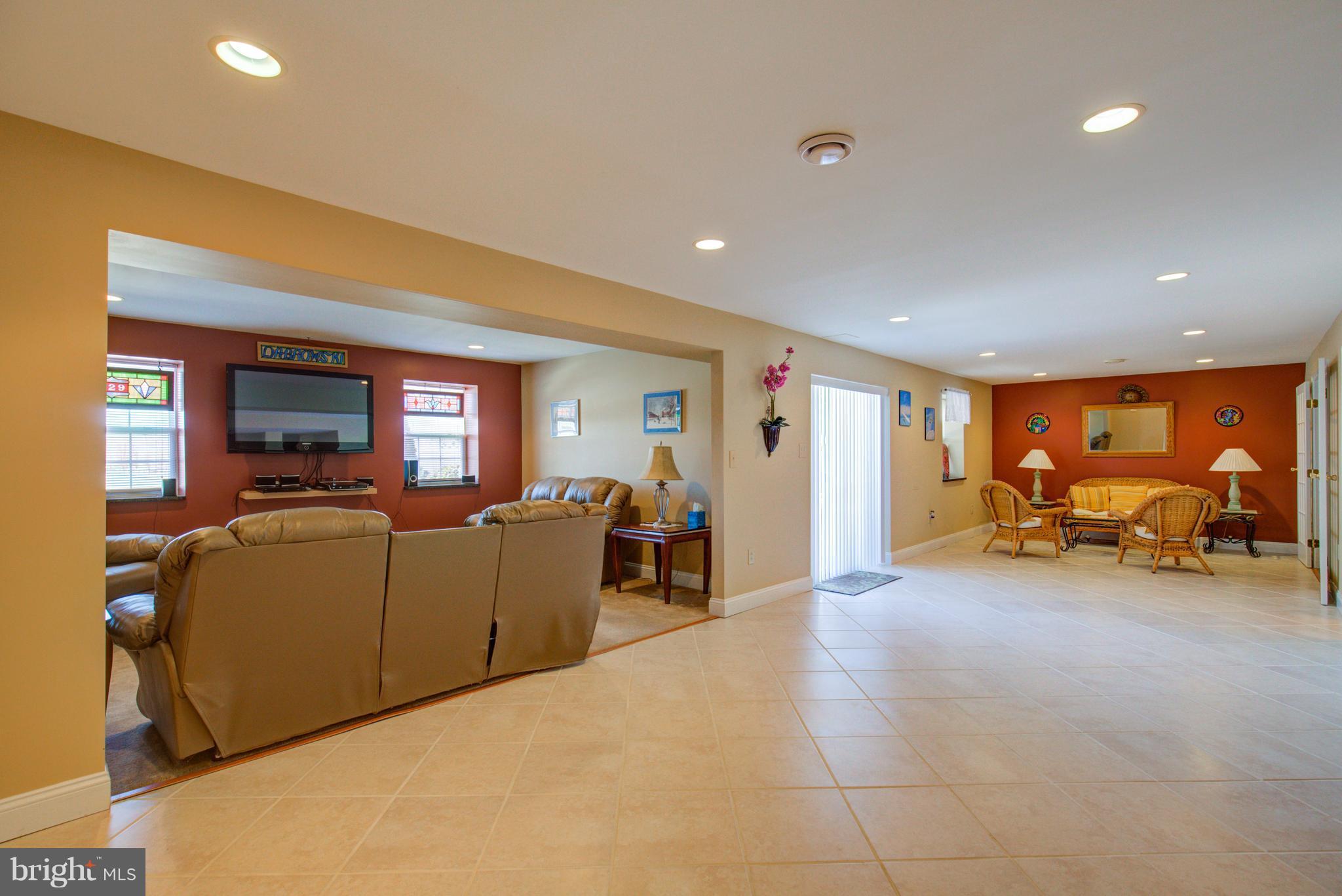 SPRUCE HILL ESTATES - Residential