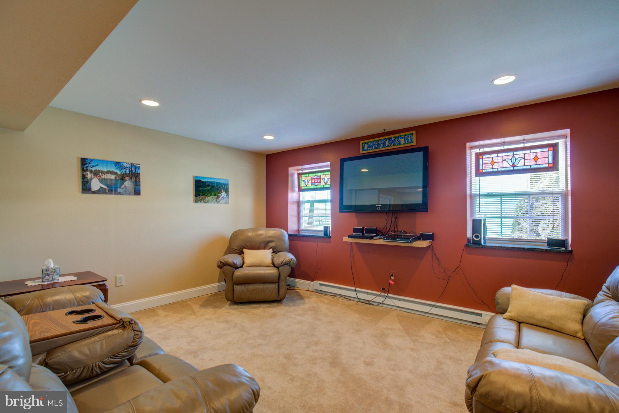 SPRUCE HILL ESTATES - Residential