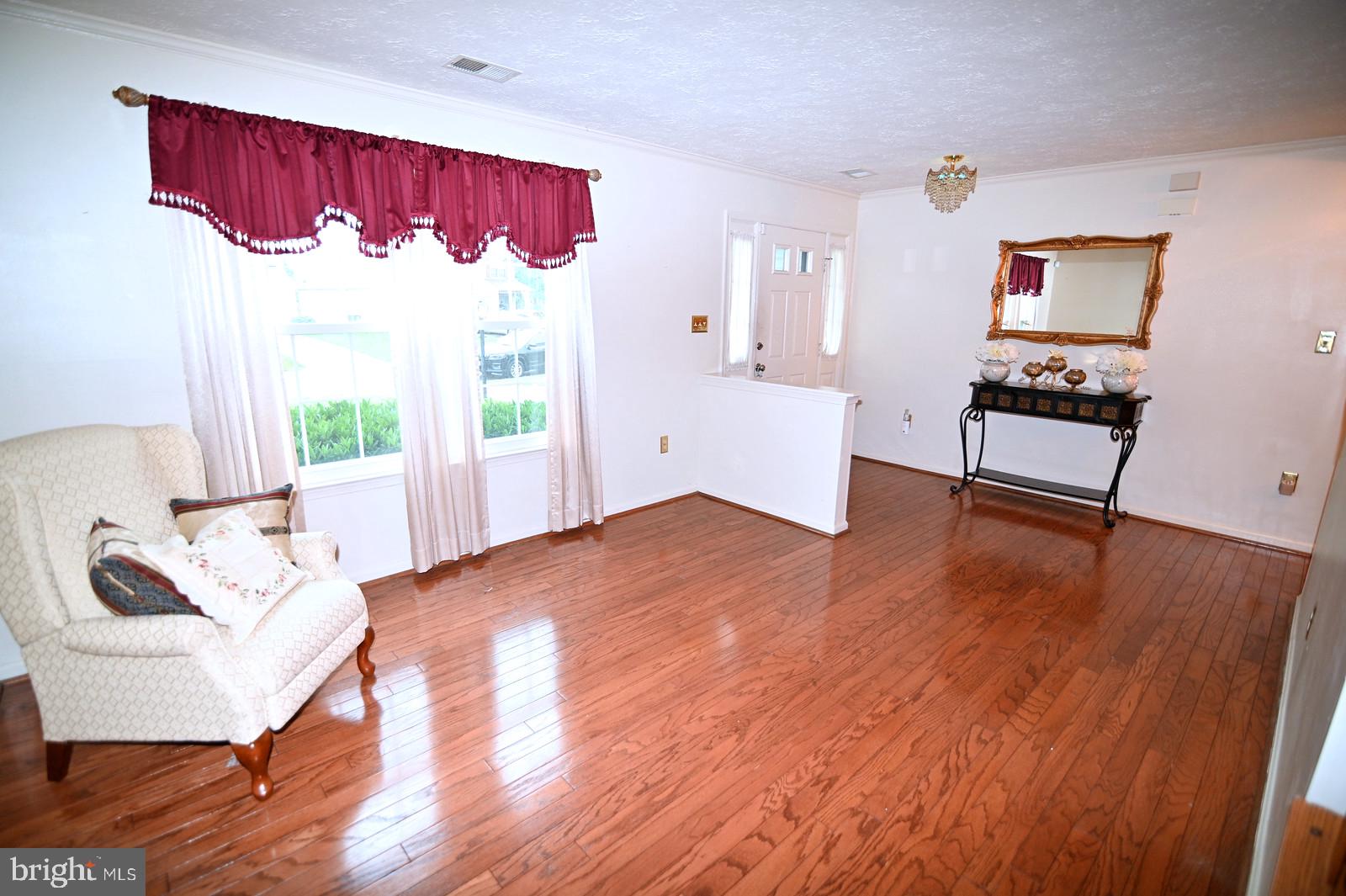 DORCHESTER - ST. CHARLES - Residential