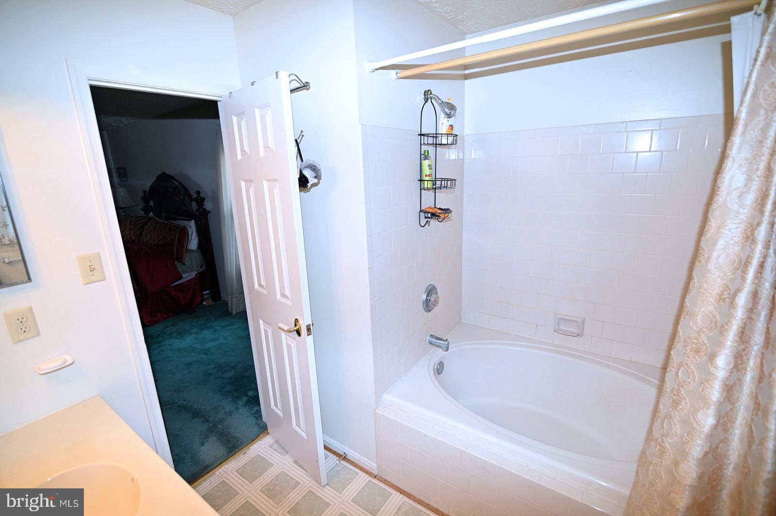 DORCHESTER - ST. CHARLES - Residential