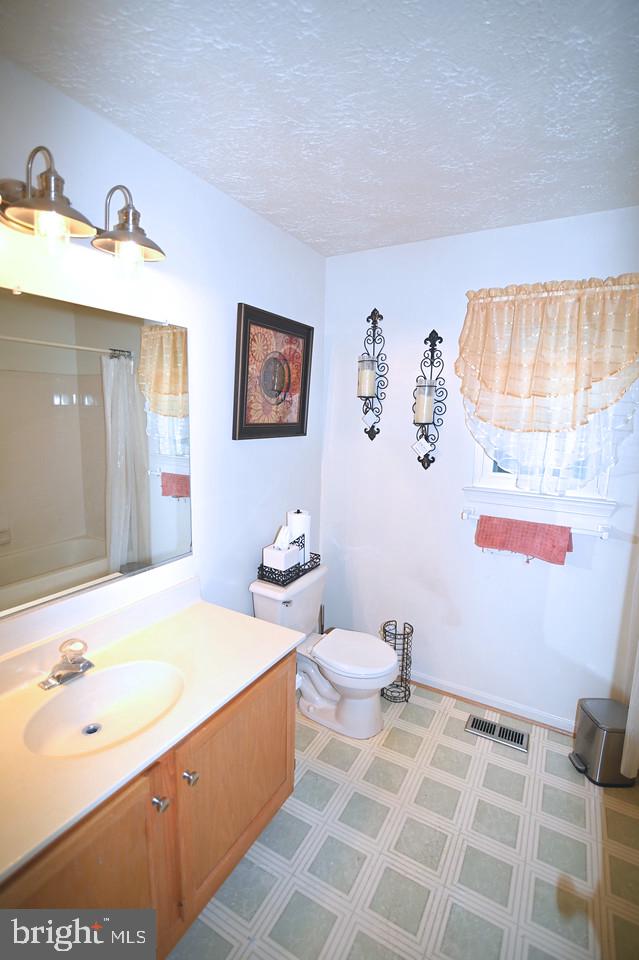 DORCHESTER - ST. CHARLES - Residential