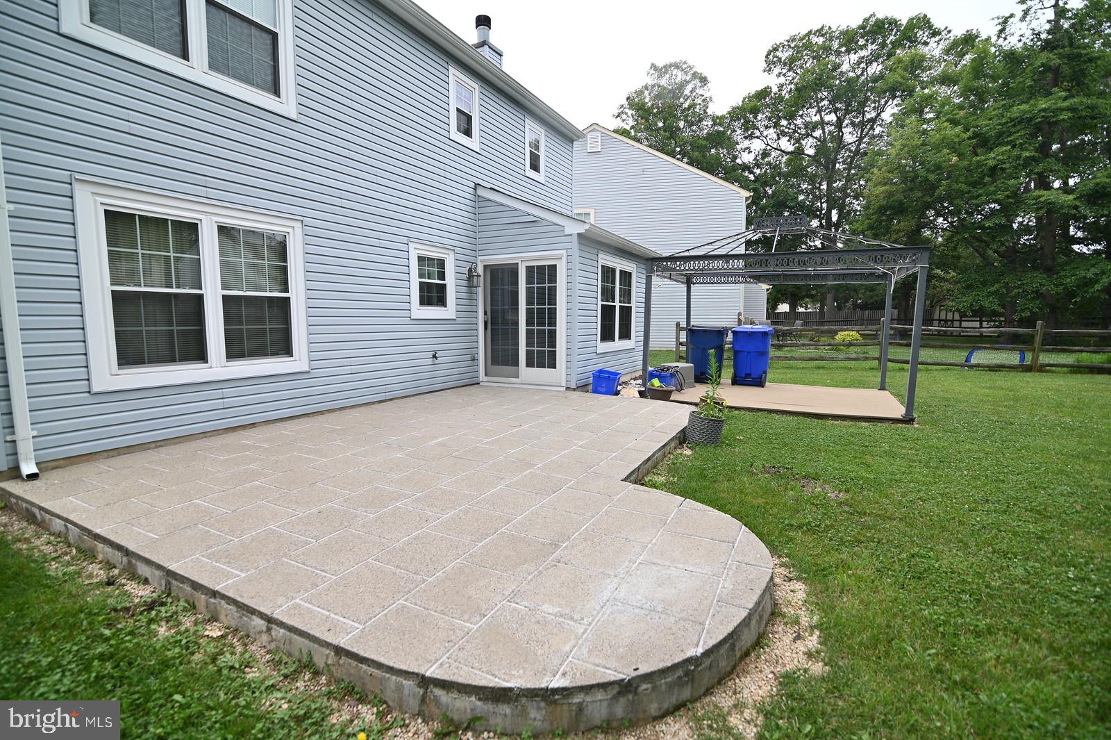 DORCHESTER - ST. CHARLES - Residential