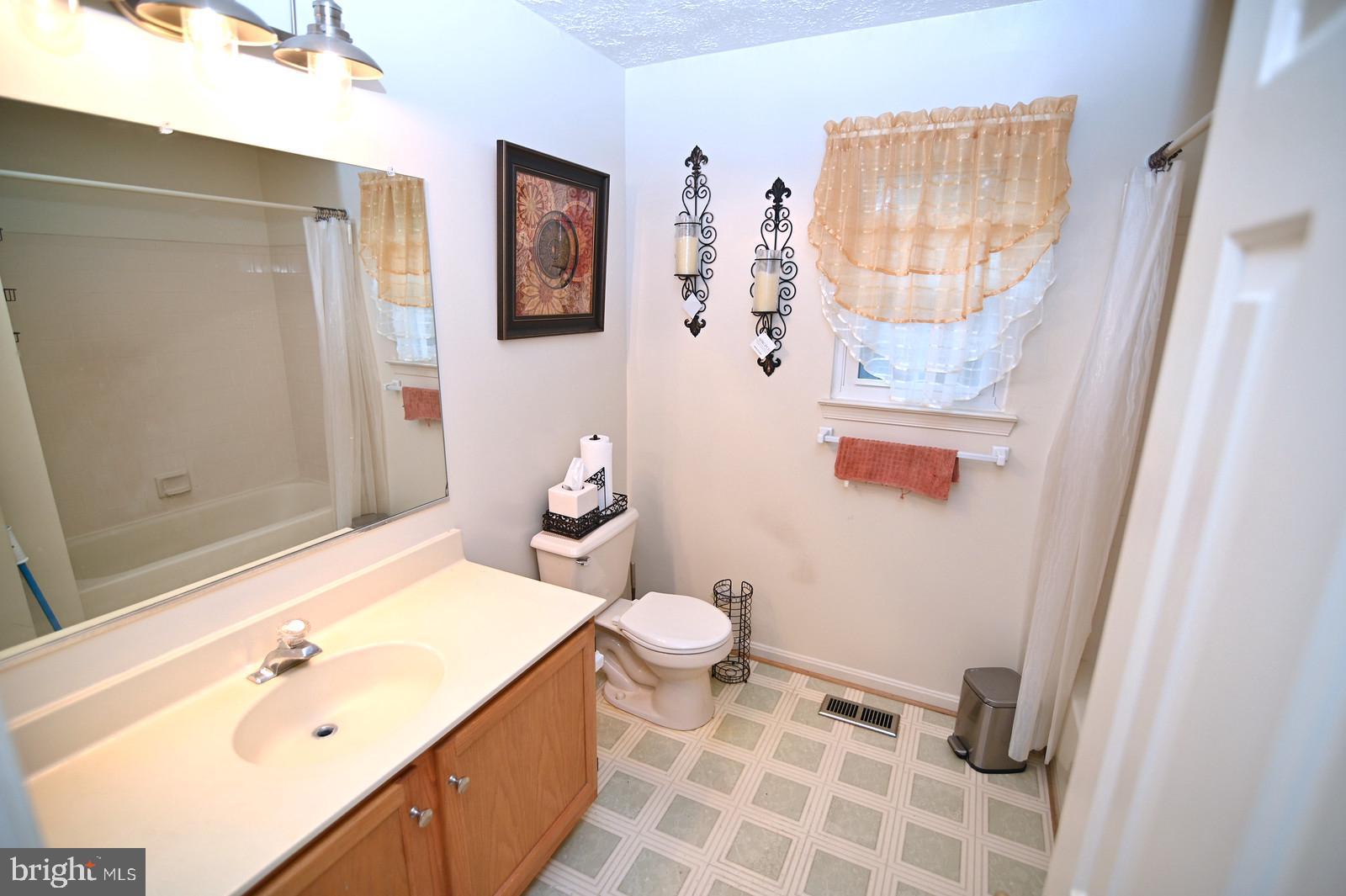 DORCHESTER - ST. CHARLES - Residential