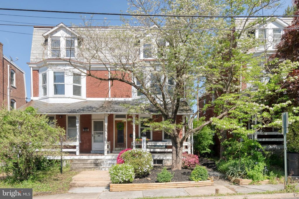 Photo of 511 S West End Avenue, Lancaster, PA 17603 (MLS # PALA2050552)