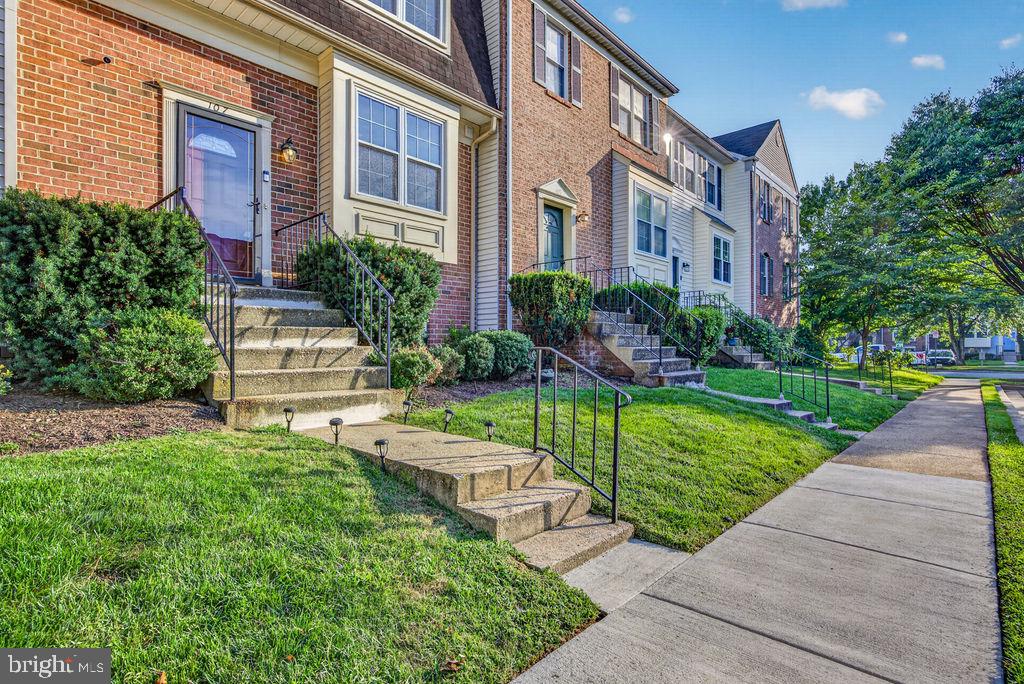107 AUTUMN FLOWER LANE