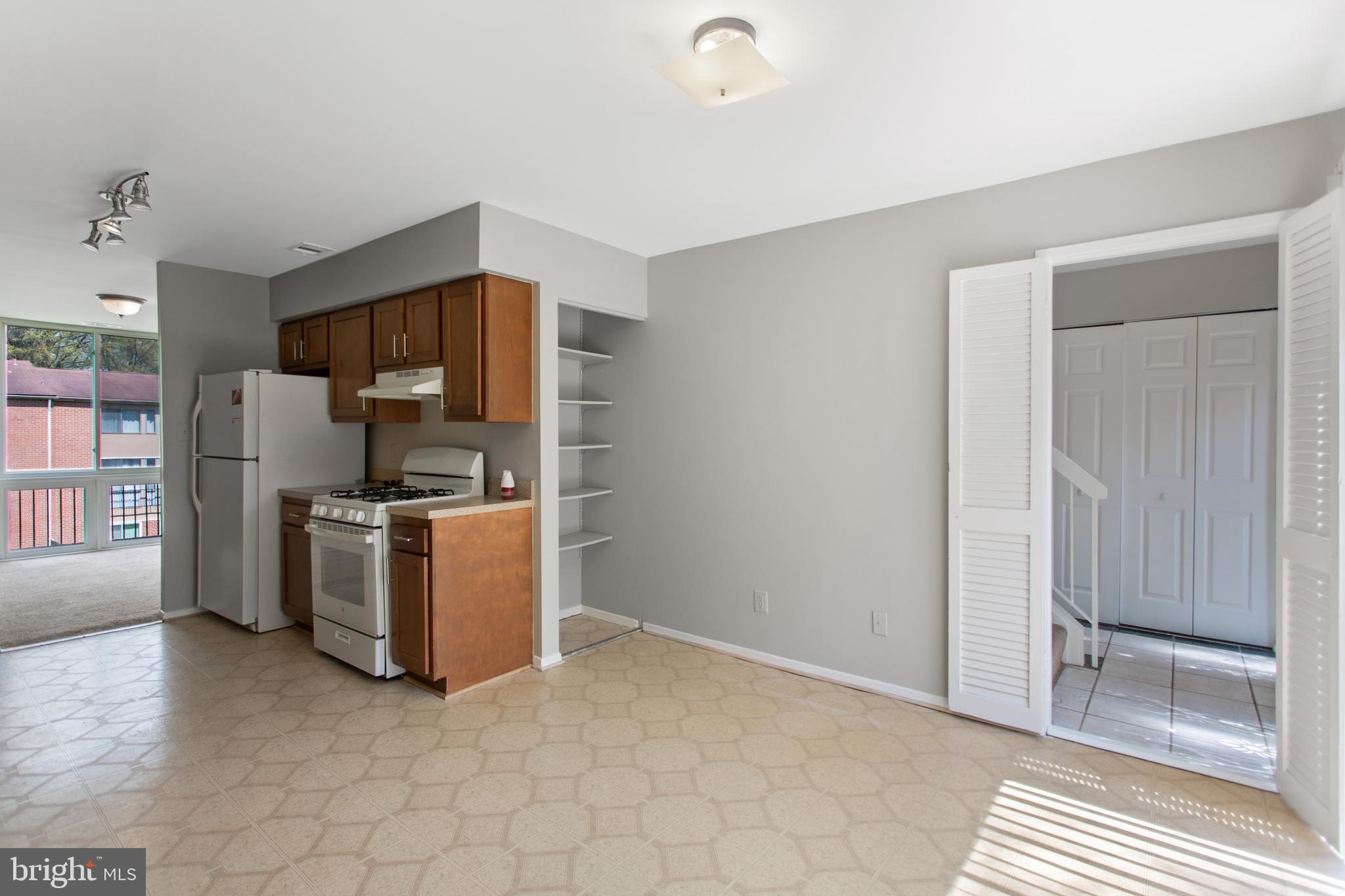 PATRIDGE COURTS CONDOMINIUMS - Residential