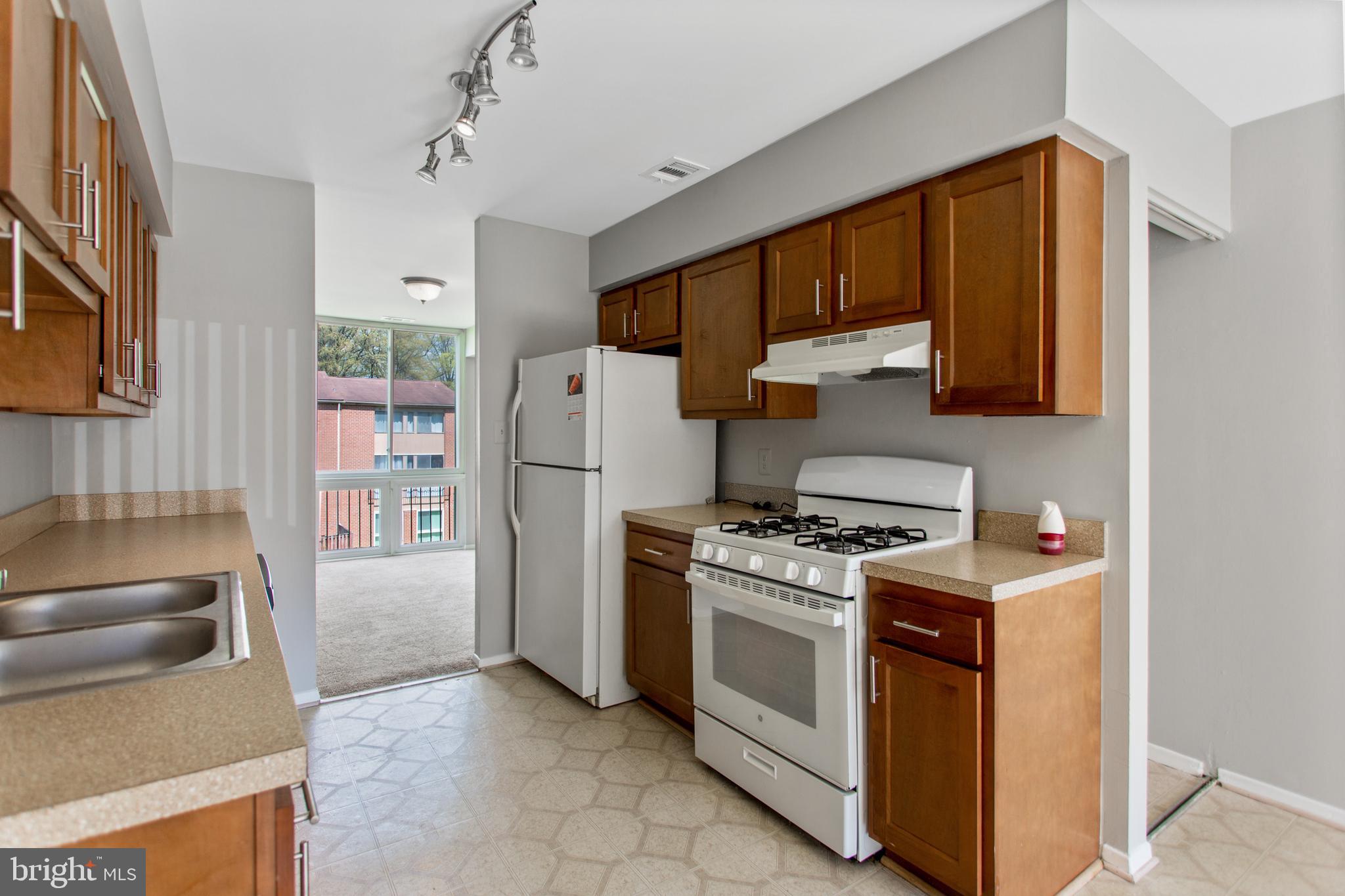 PATRIDGE COURTS CONDOMINIUMS - Residential