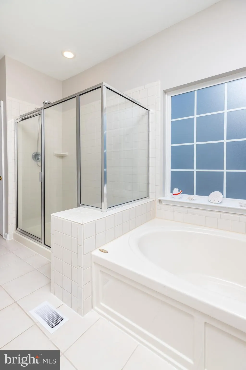 Berlin, Maryland 21811, United States, 3 Bedrooms Bedrooms, ,2 BathroomsBathrooms,Residential,Pending,23771