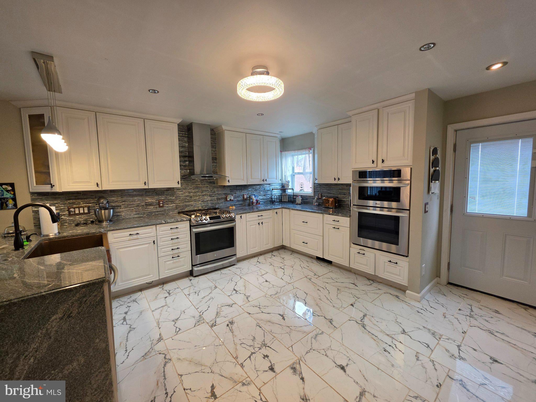 218 WEMPE DRIVE