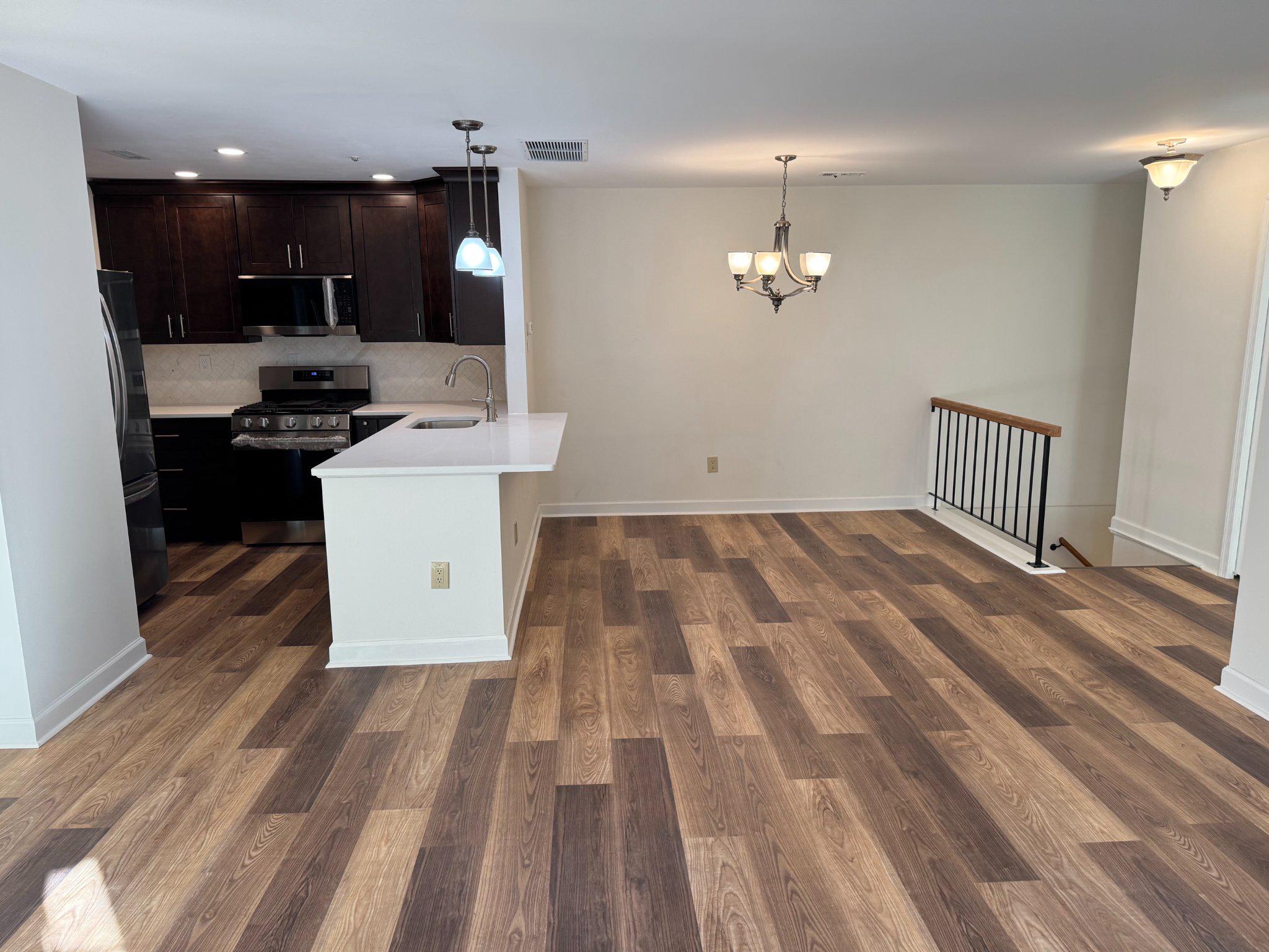 604 W SOCIETY PLACE