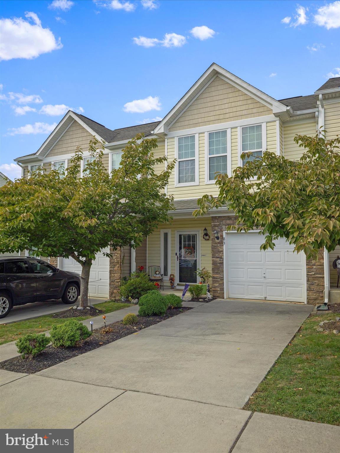 ARCHERS ROCK - Residential