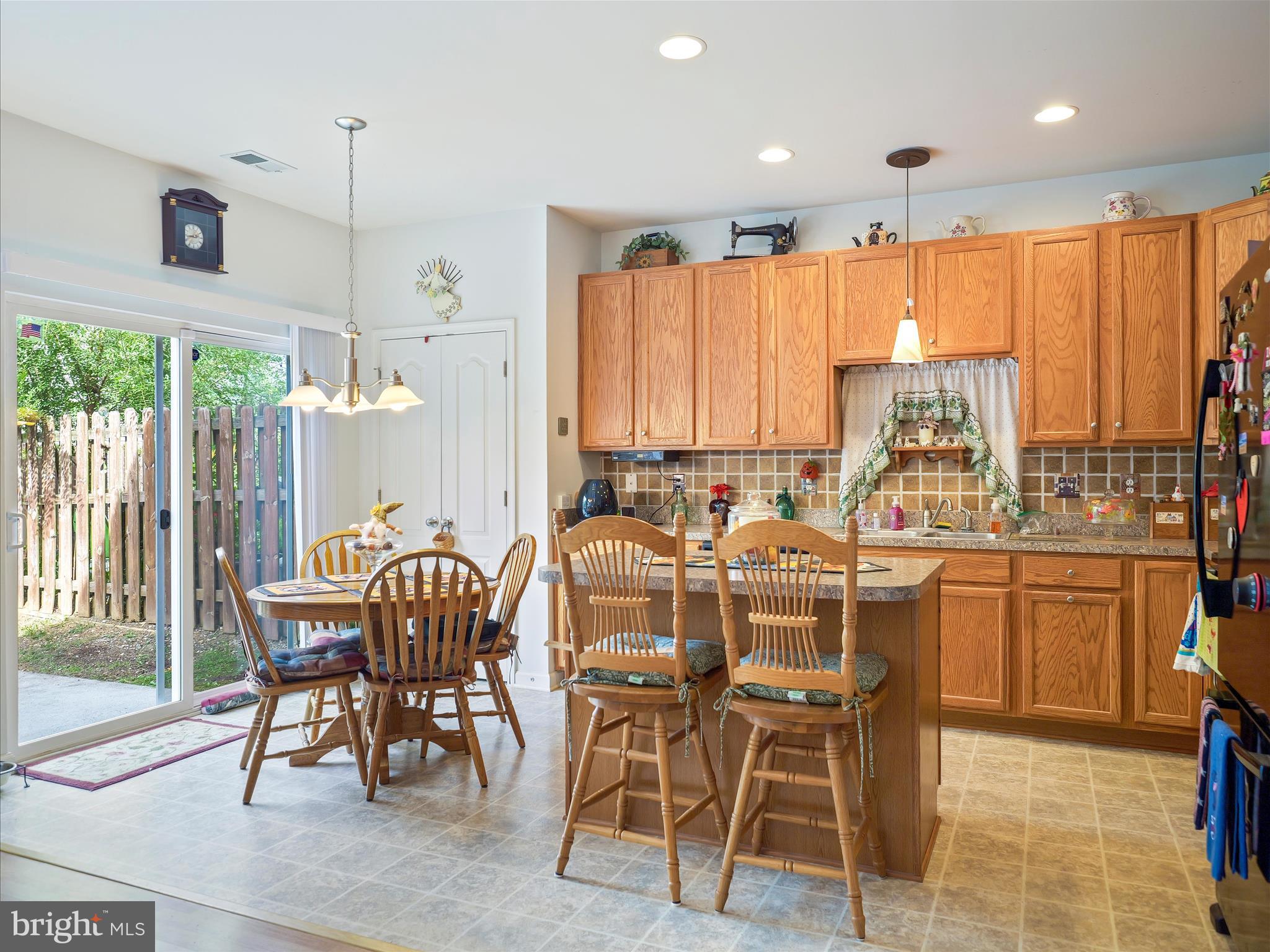 ARCHERS ROCK - Residential