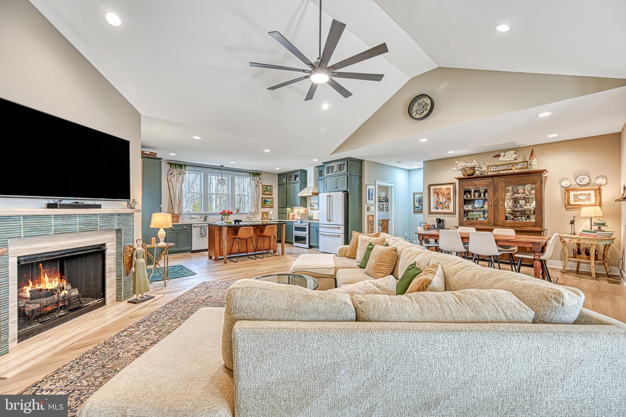 THE WATERS - Residential