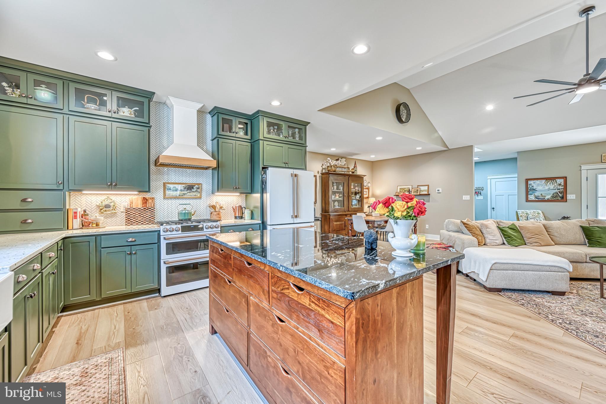 THE WATERS - Residential