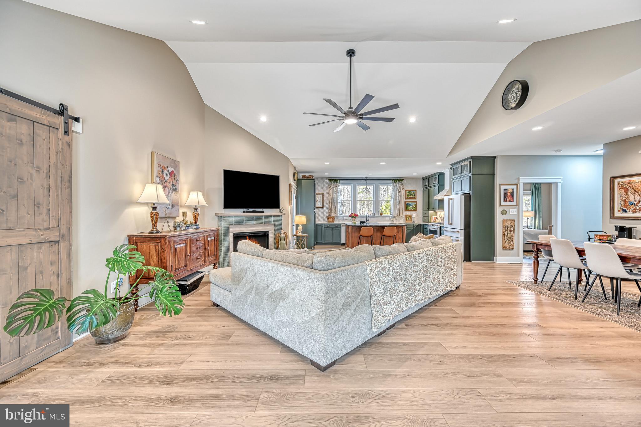 THE WATERS - Residential