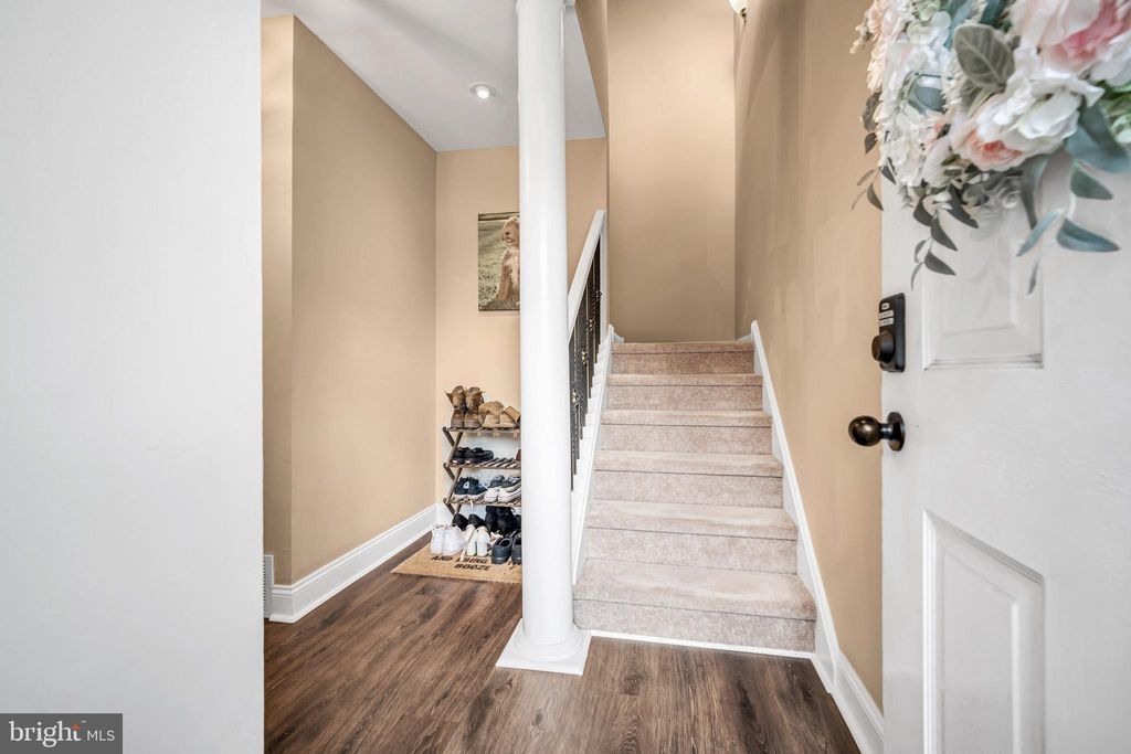 Photo of 224 Hastings Court, DOYLESTOWN, PA 18901 (MLS # PABU2104470)