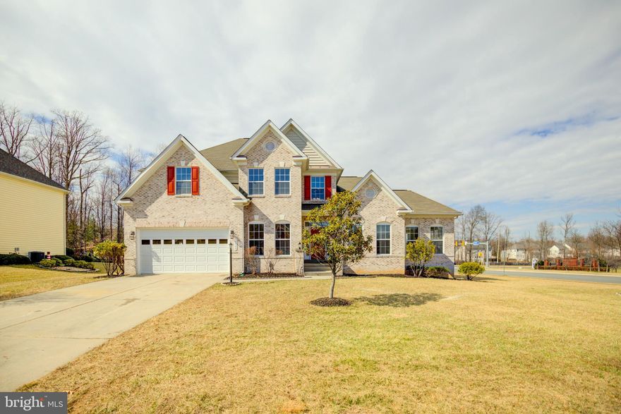 Welcome to this beautiful and luxury SFH in a beautiful community. This huge home features an overall square footage of 5700+ including the basement. The home has been updated with new garage door, carpeting throughout the house, new paint, lighting all over the house and many small details. The kitchen has a new dishwasher. All the faucets in the bathrooms are brand new. It has 4 bedrooms on upper level with with 3 full bathrooms. The main level has a huge kitchen, dine-in and multiple living rooms where you can spend some quality time. Downstairs, you have a full bathroom, a den, another spacious living room and some unfinished area which you can use for multiple purposes. Geographically, this house is located in an ideal location. It is close to all the shopping malls and major highways. You dont want to miss out on this as it wont last for long.