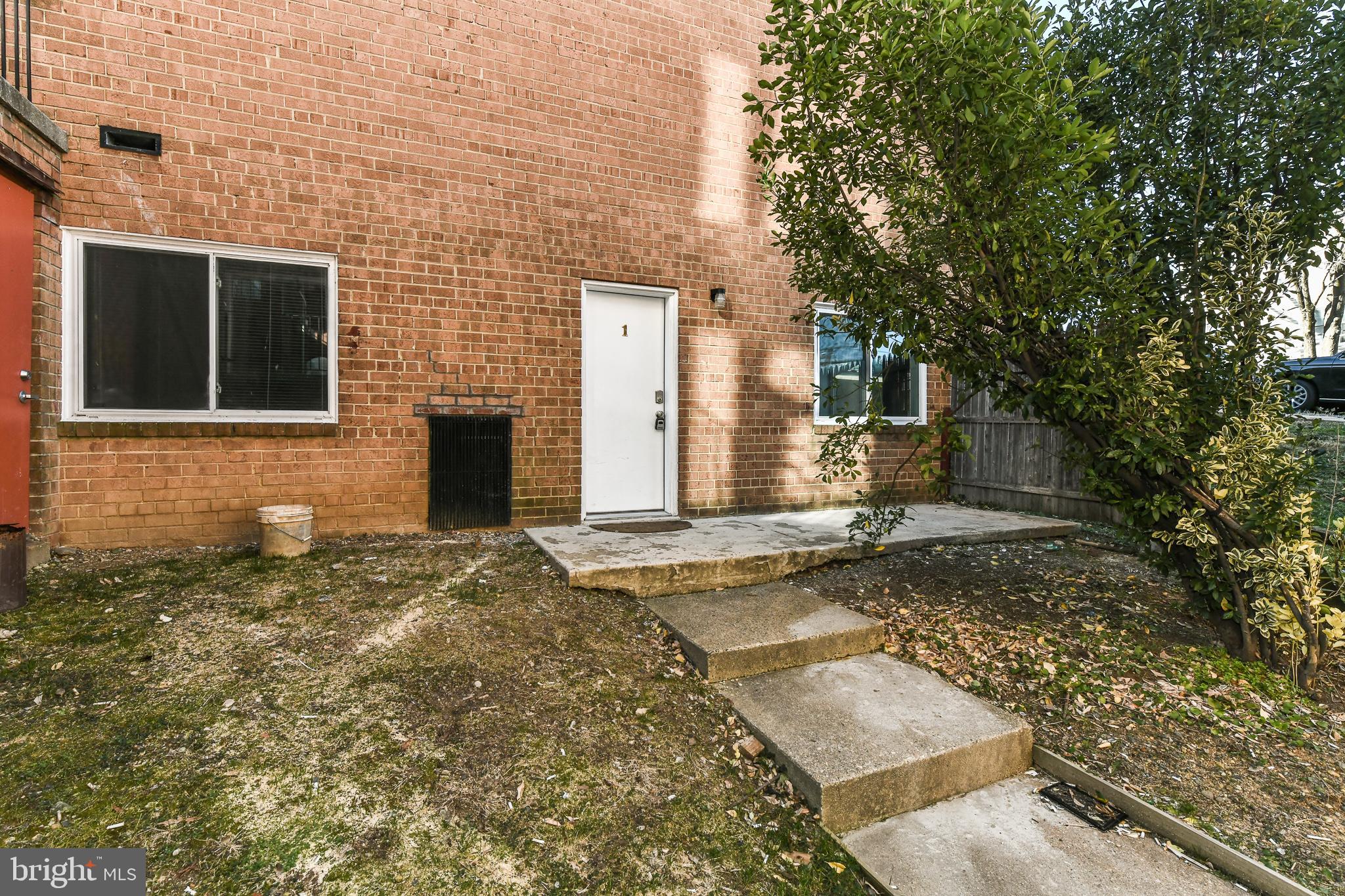 VALLEY HEIGHTS - Residential Lease