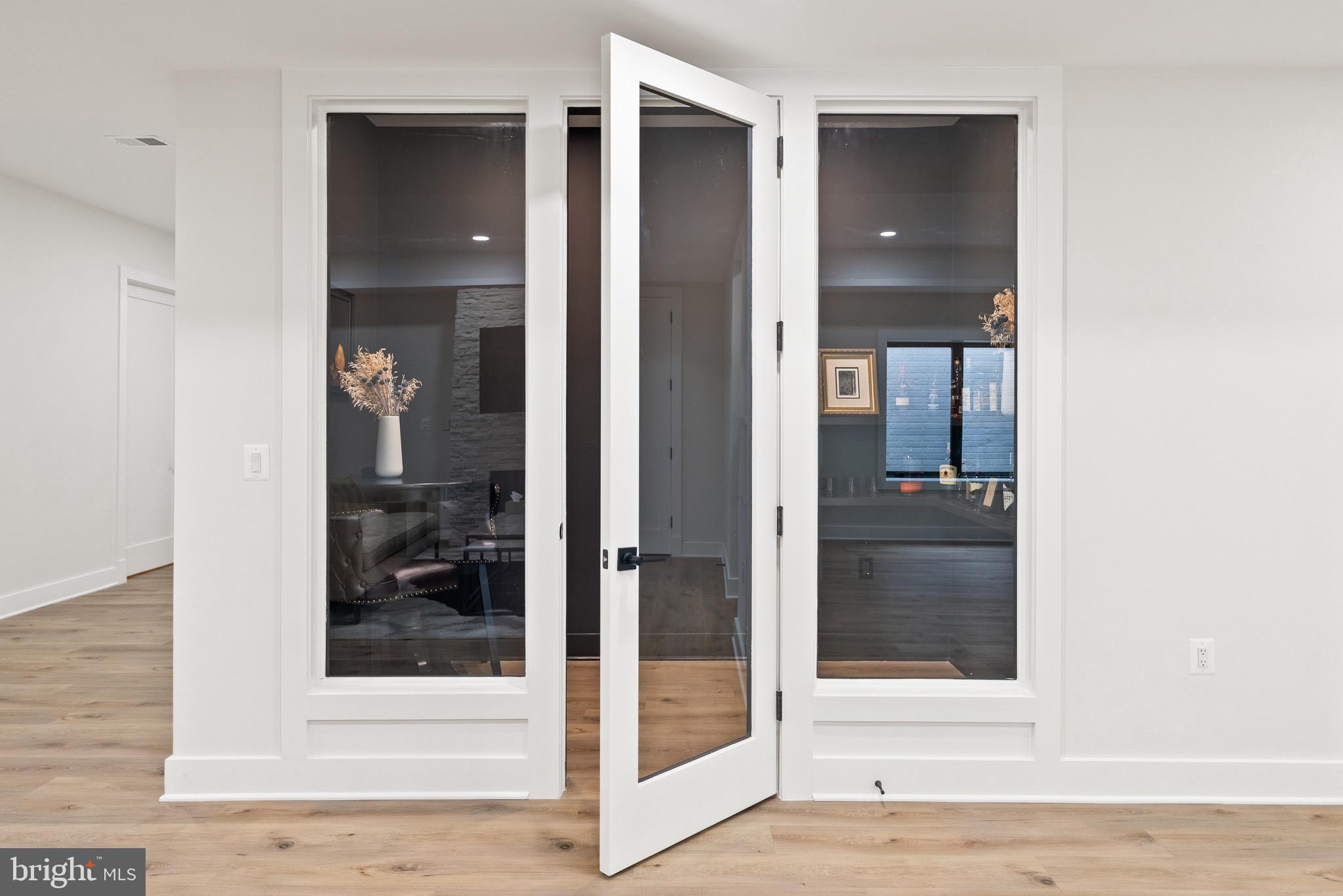 CONDON MANOR OF MCLEAN - Residential