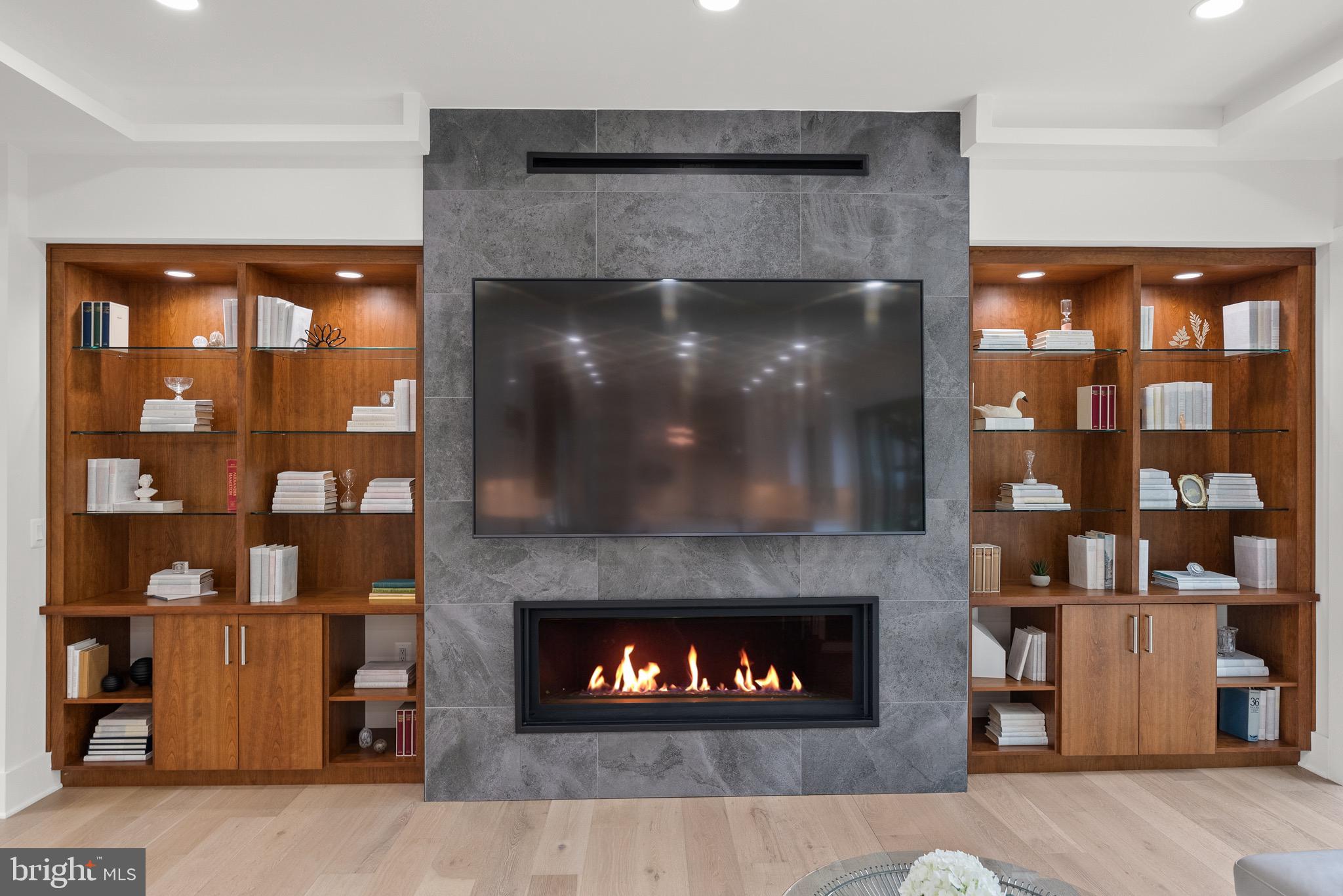 CONDON MANOR OF MCLEAN - Residential