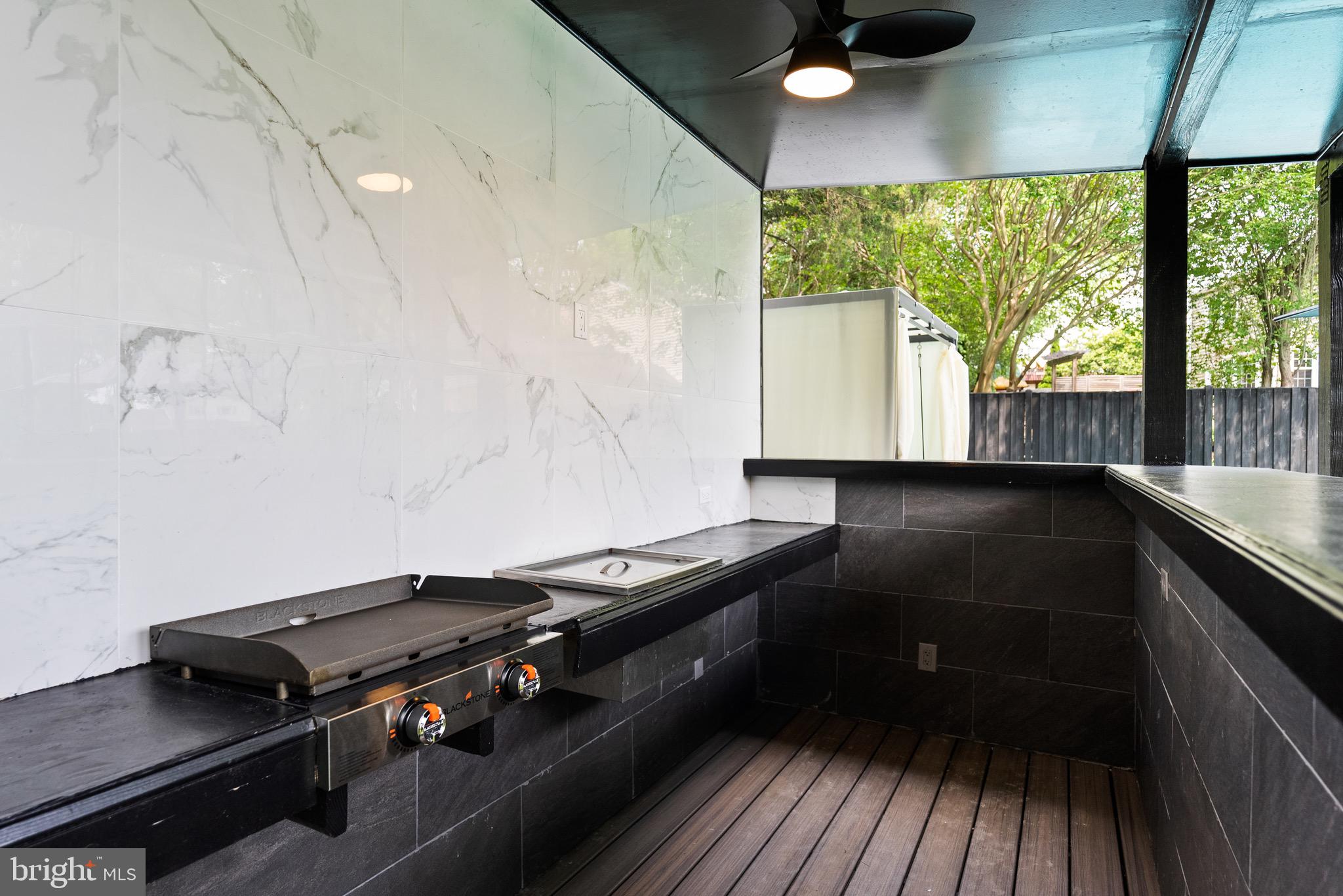 CONDON MANOR OF MCLEAN - Residential