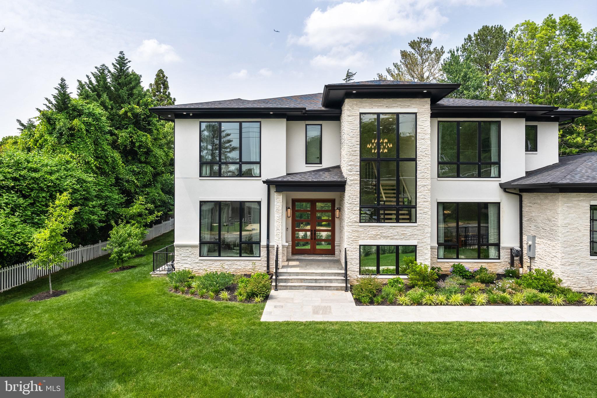 CONDON MANOR OF MCLEAN - Residential