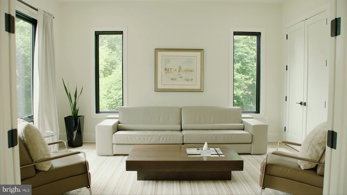 CONDON MANOR OF MCLEAN - Residential