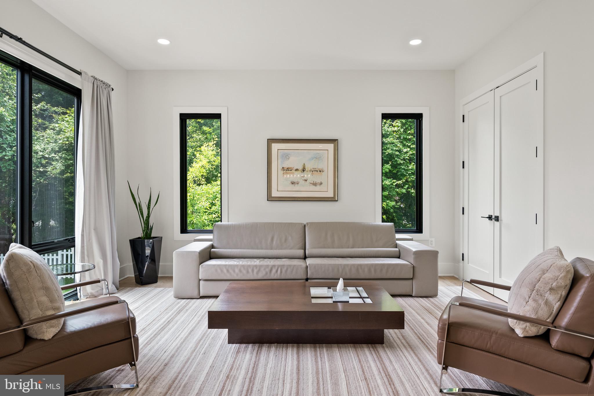 CONDON MANOR OF MCLEAN - Residential