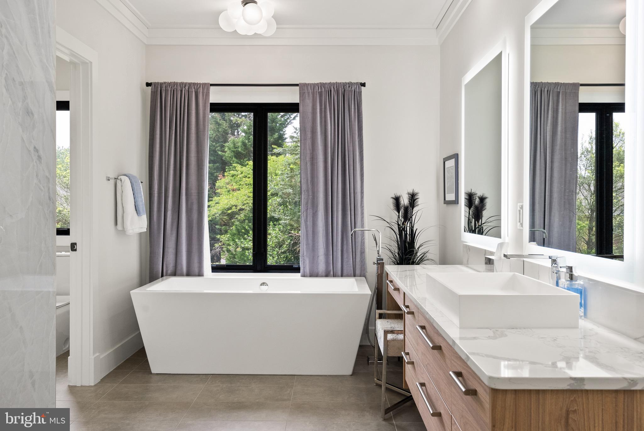 CONDON MANOR OF MCLEAN - Residential