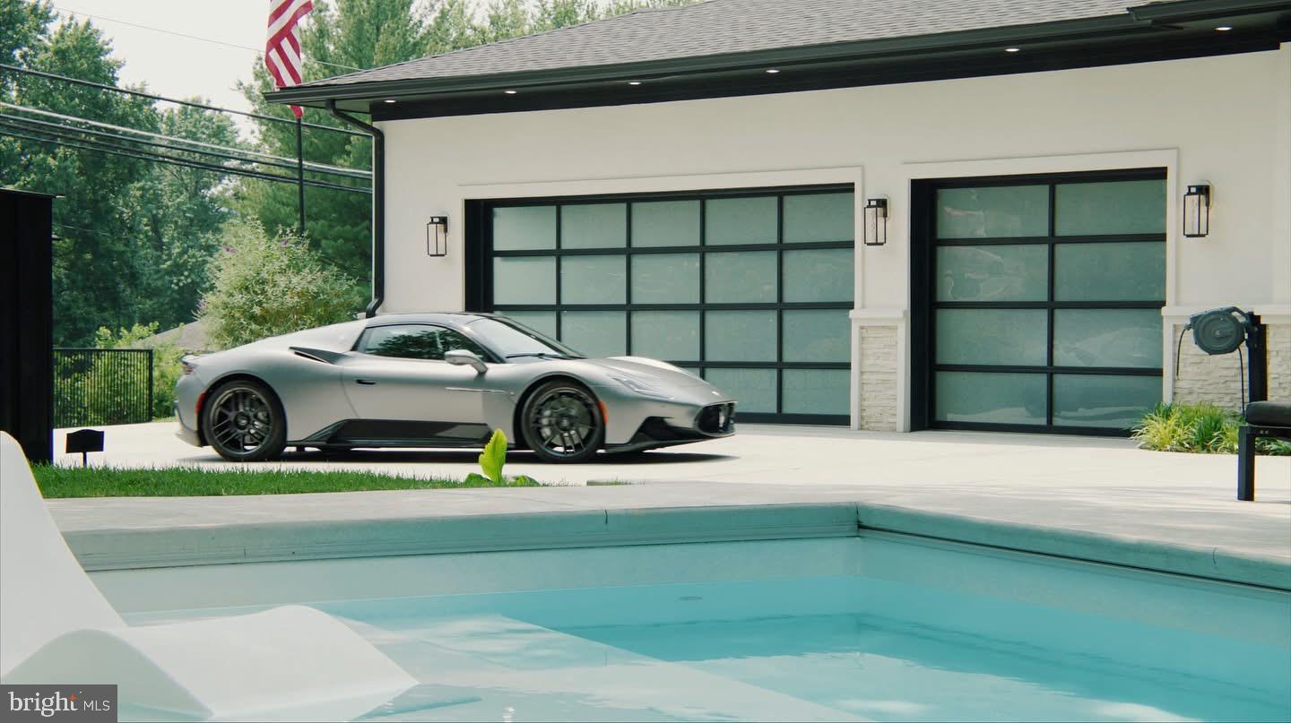 CONDON MANOR OF MCLEAN - Residential