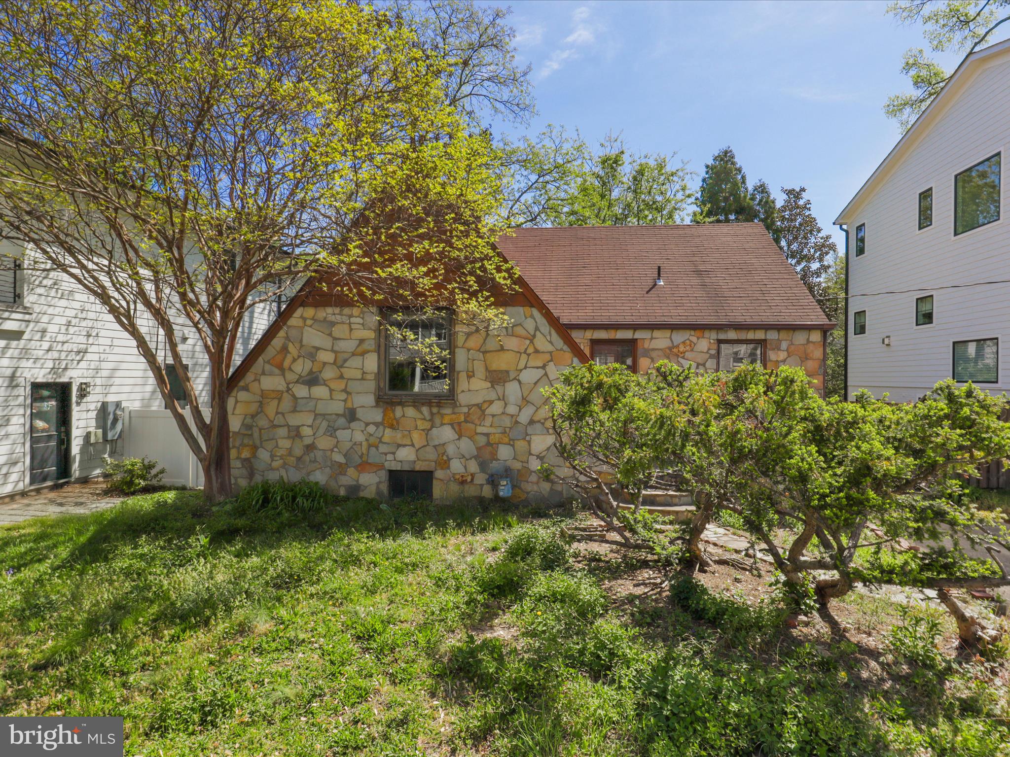 1235 N TAYLOR STREET
