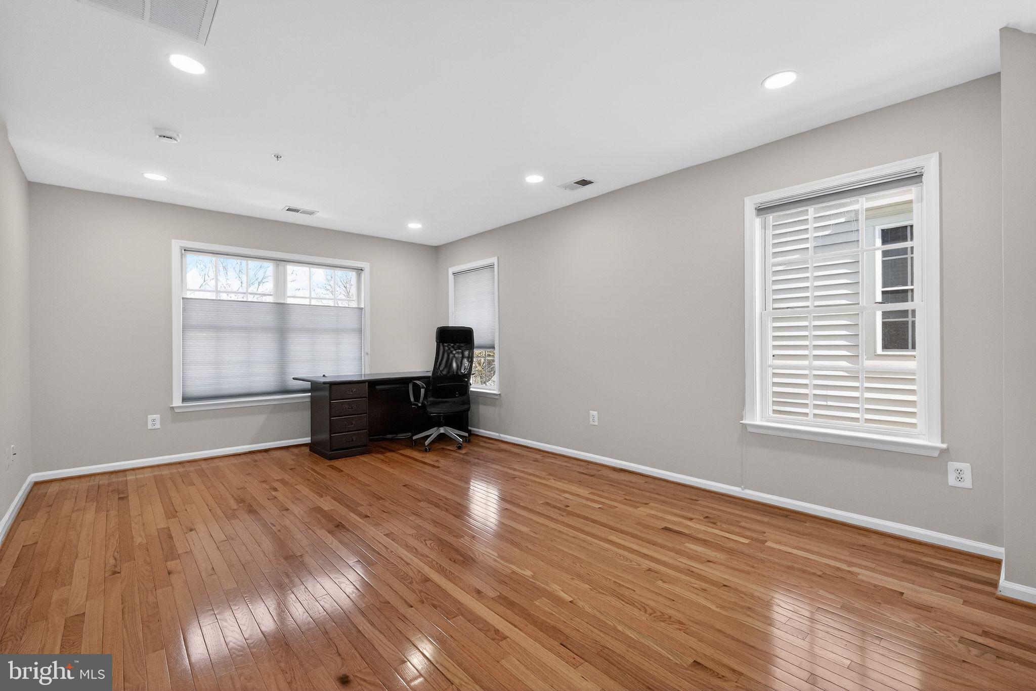KING FARM IRVINGTON - Residential