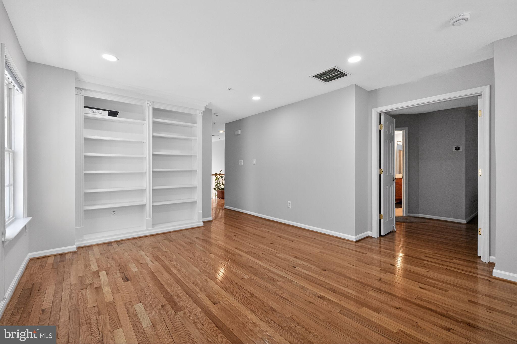 KING FARM IRVINGTON - Residential