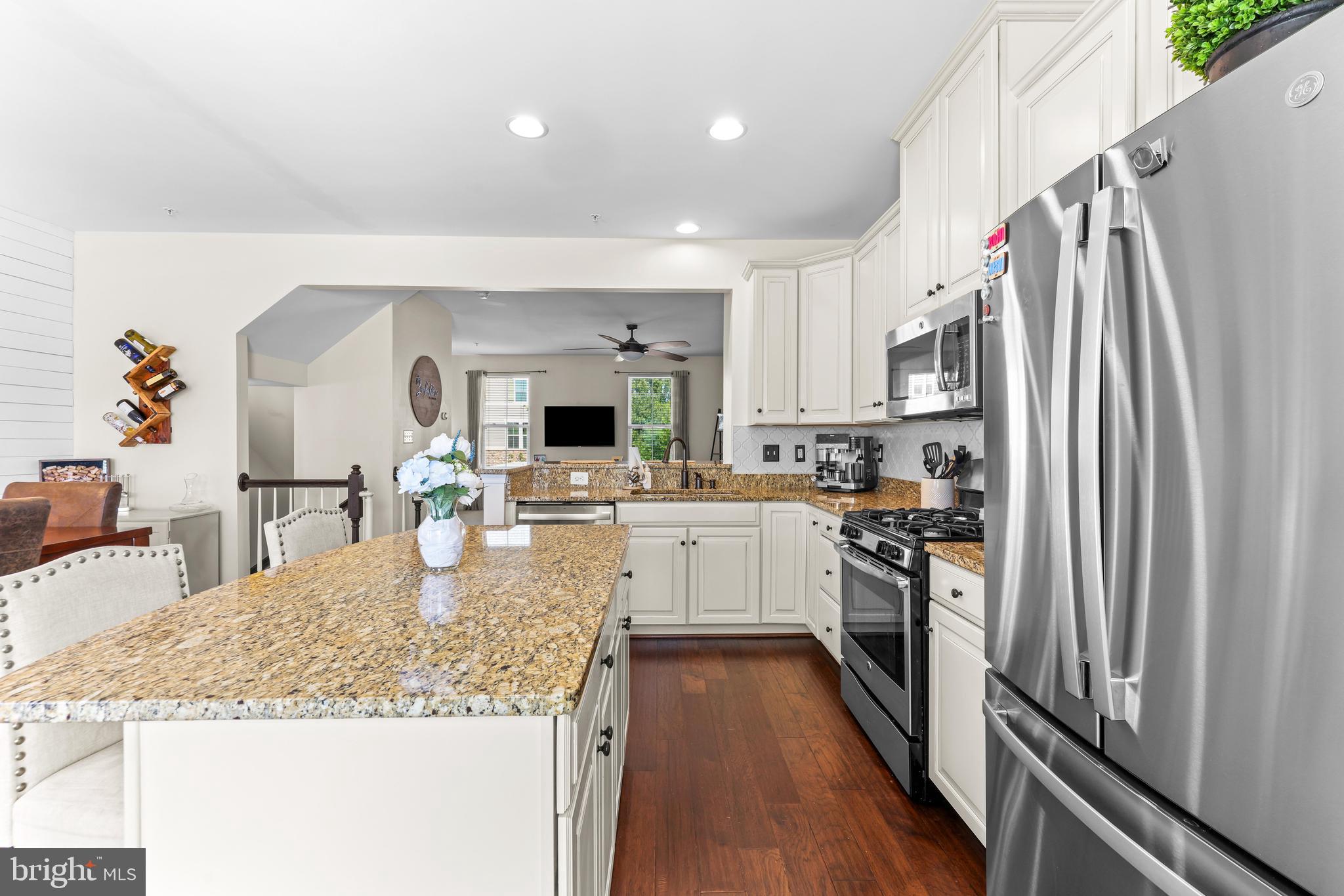 CREEKSIDE VILLAGE - Residential
