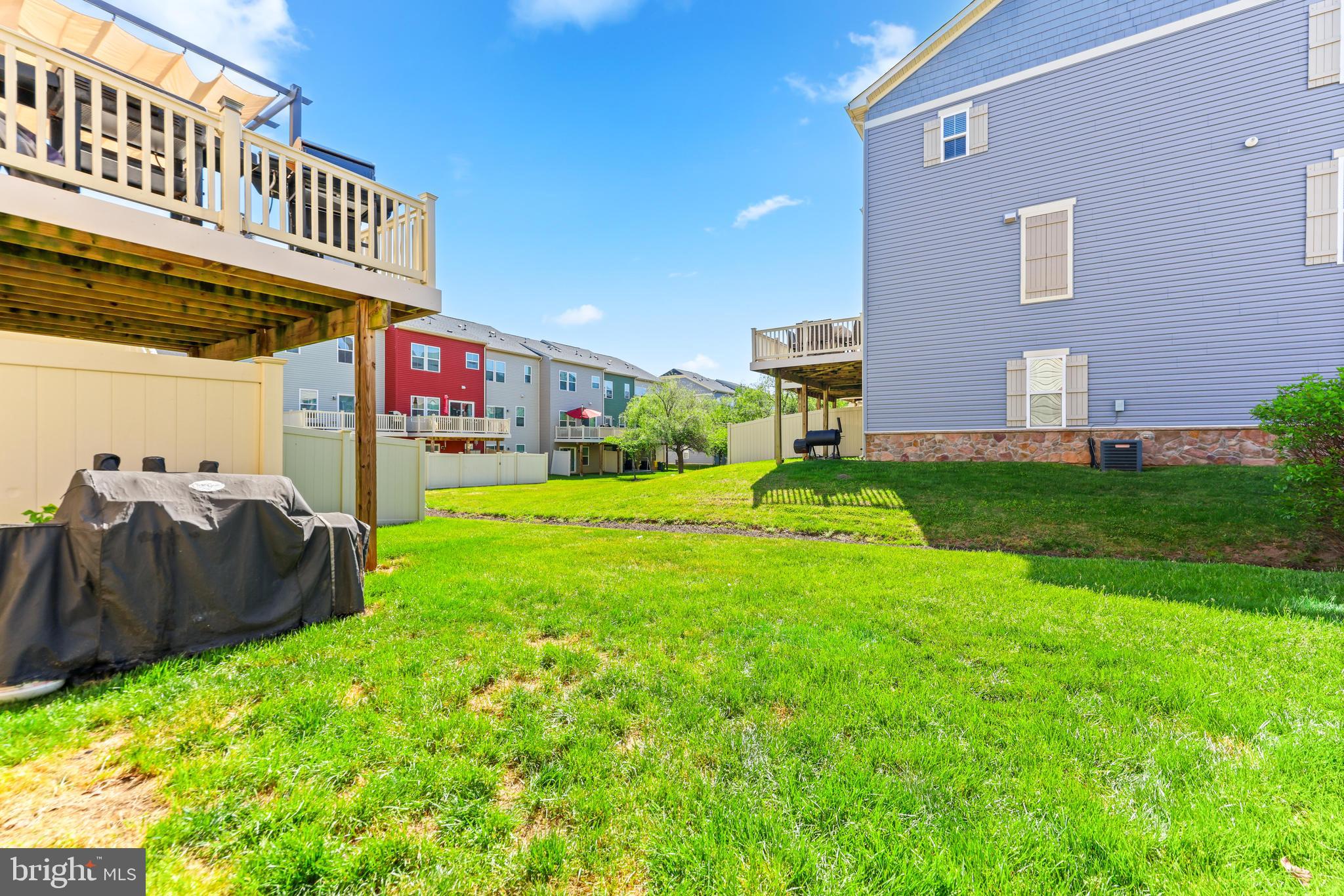 CREEKSIDE VILLAGE - Residential