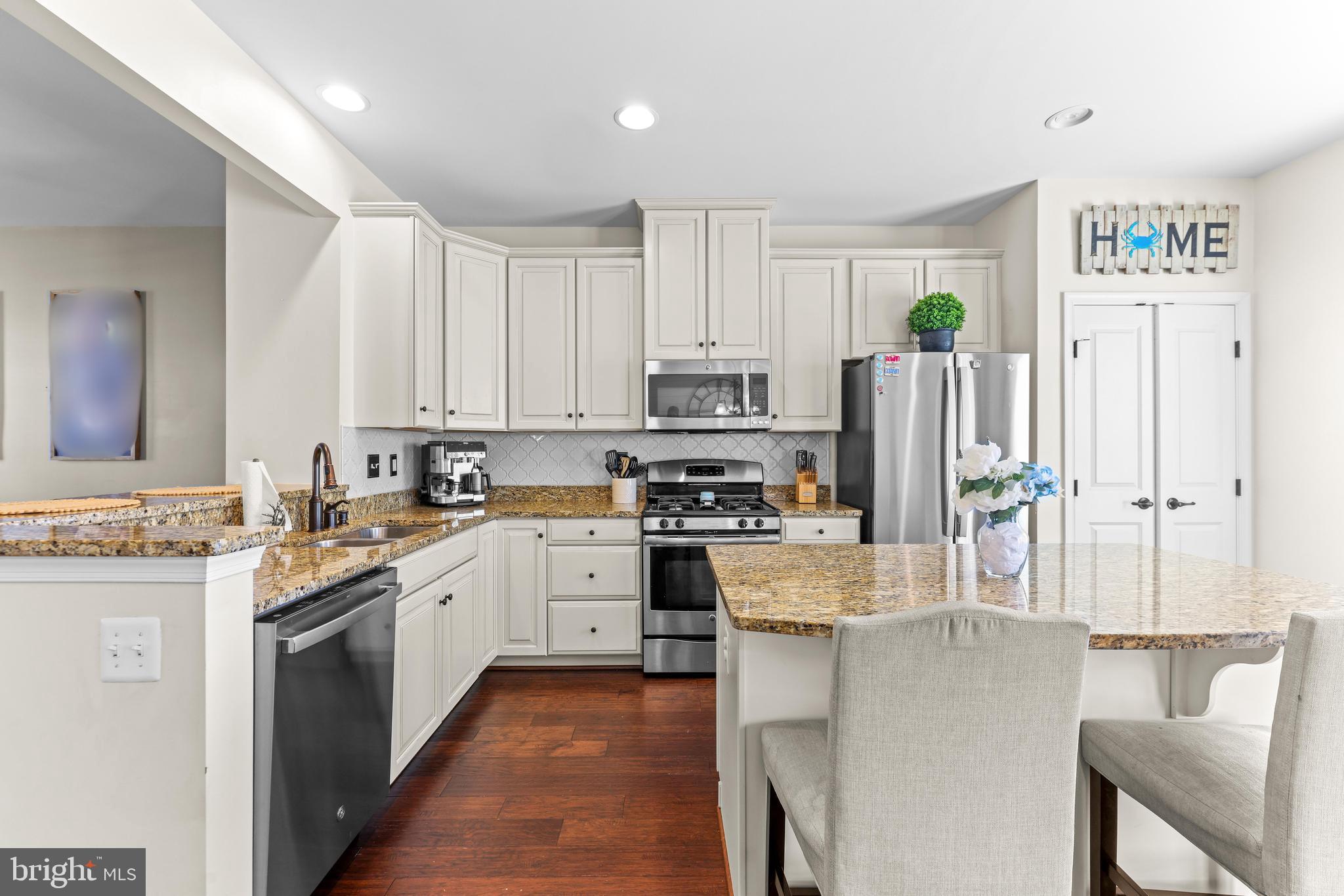 CREEKSIDE VILLAGE - Residential