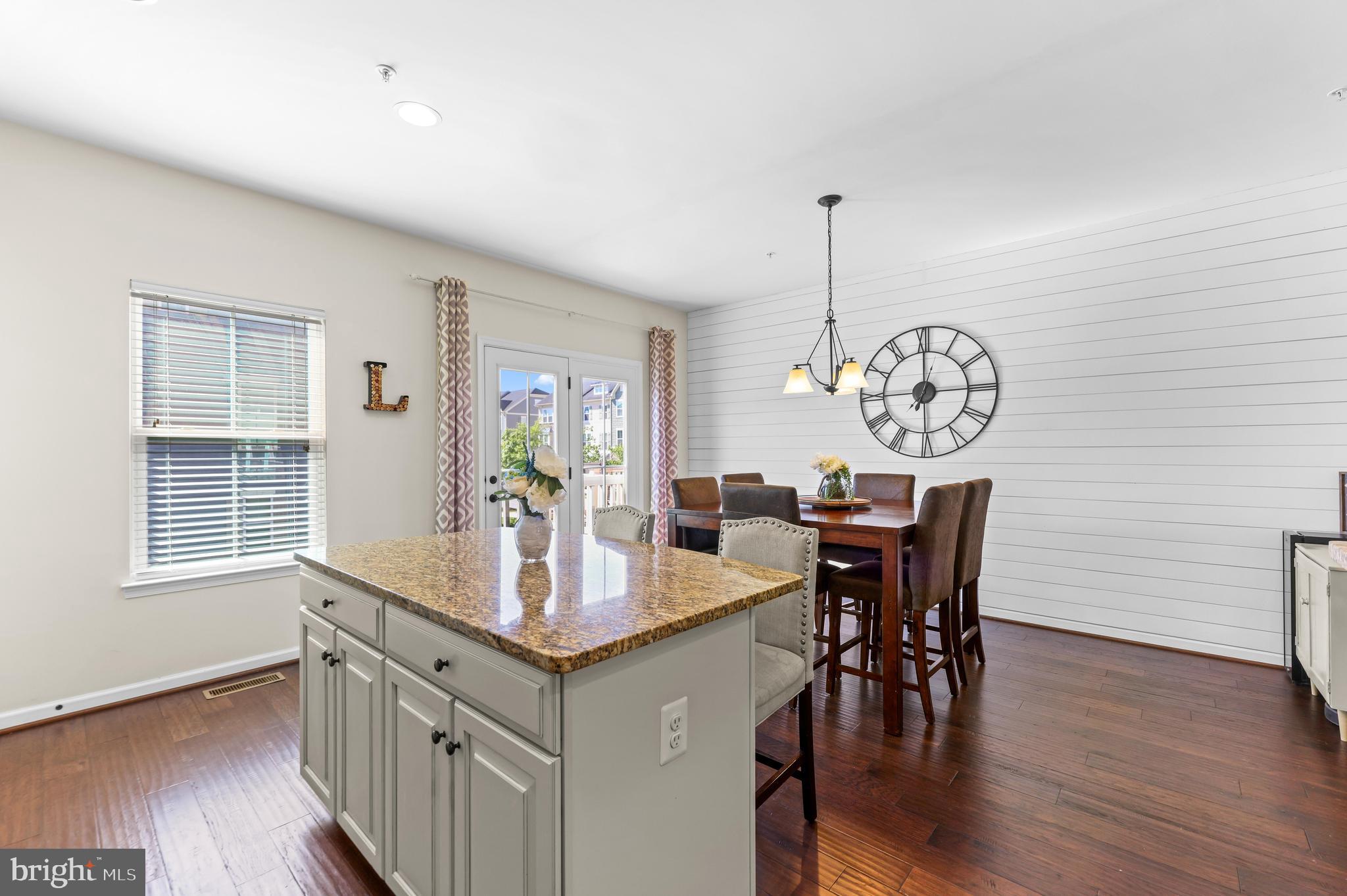 CREEKSIDE VILLAGE - Residential