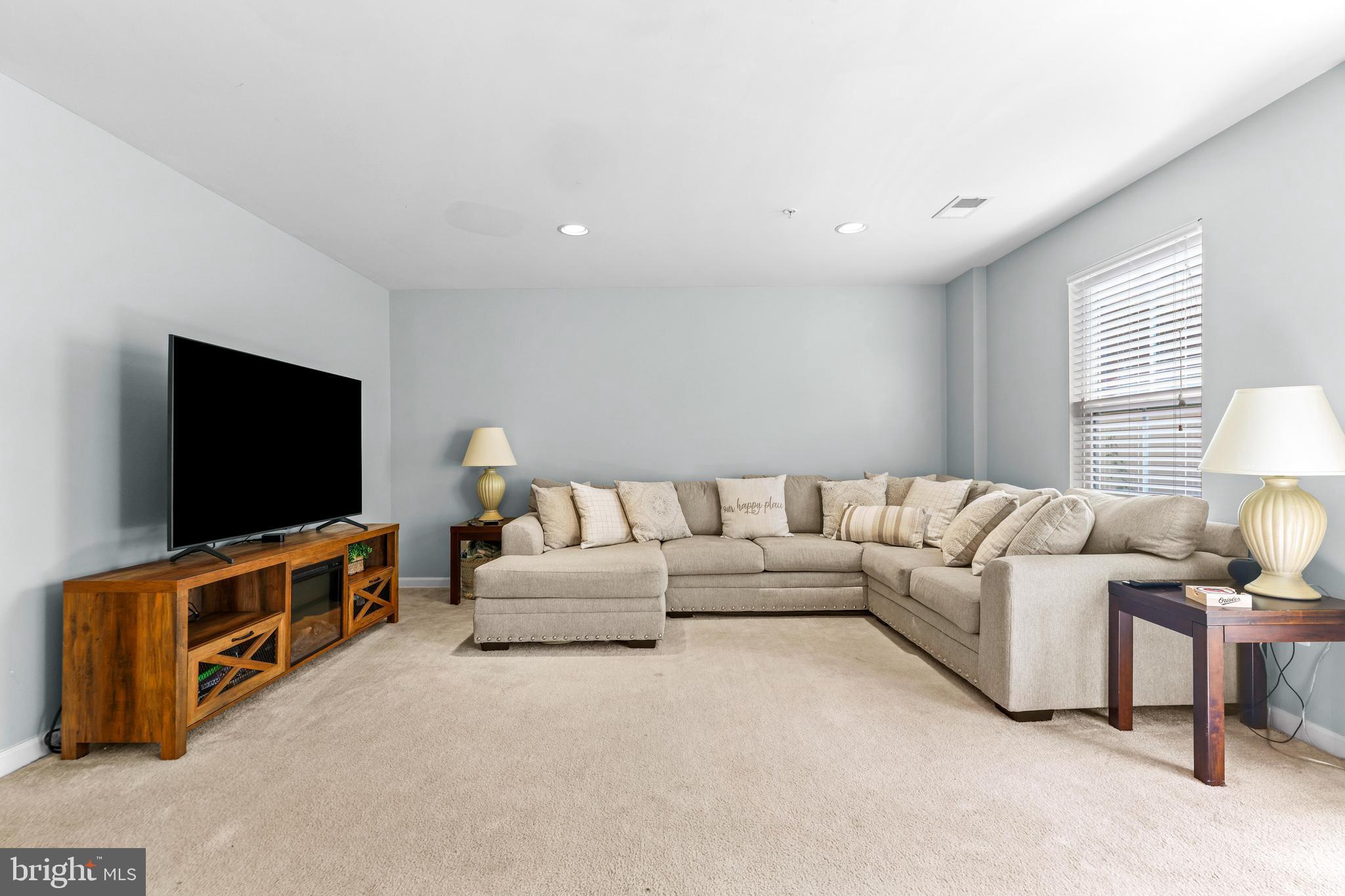 CREEKSIDE VILLAGE - Residential